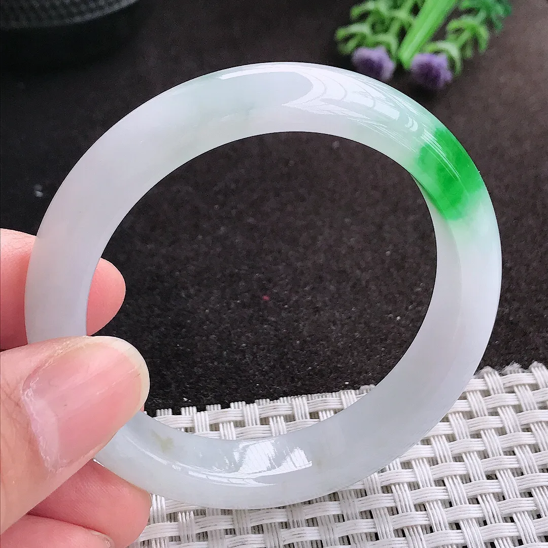 天然A货翡翠52.5.12/7.8老坑冰润起胶白底青飘阳绿手镯宽边玉镯