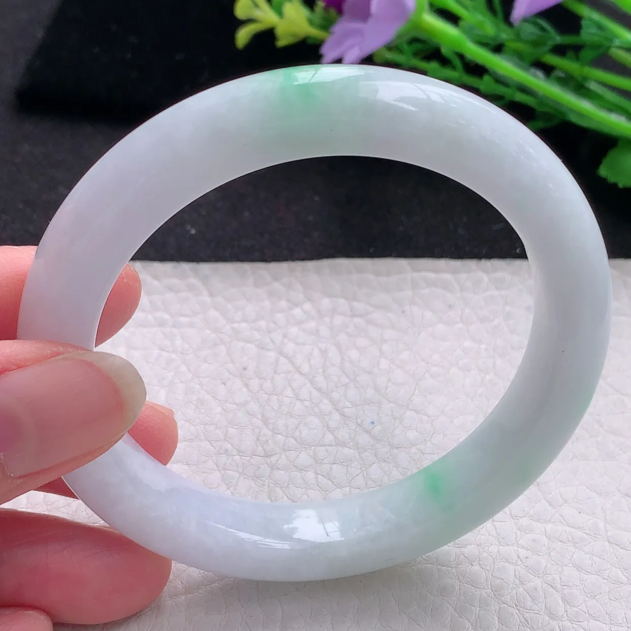 yh自然光58*10.6*9.5平安镯 翡翠a货玉手镯白底青宽边珠宝玉手环