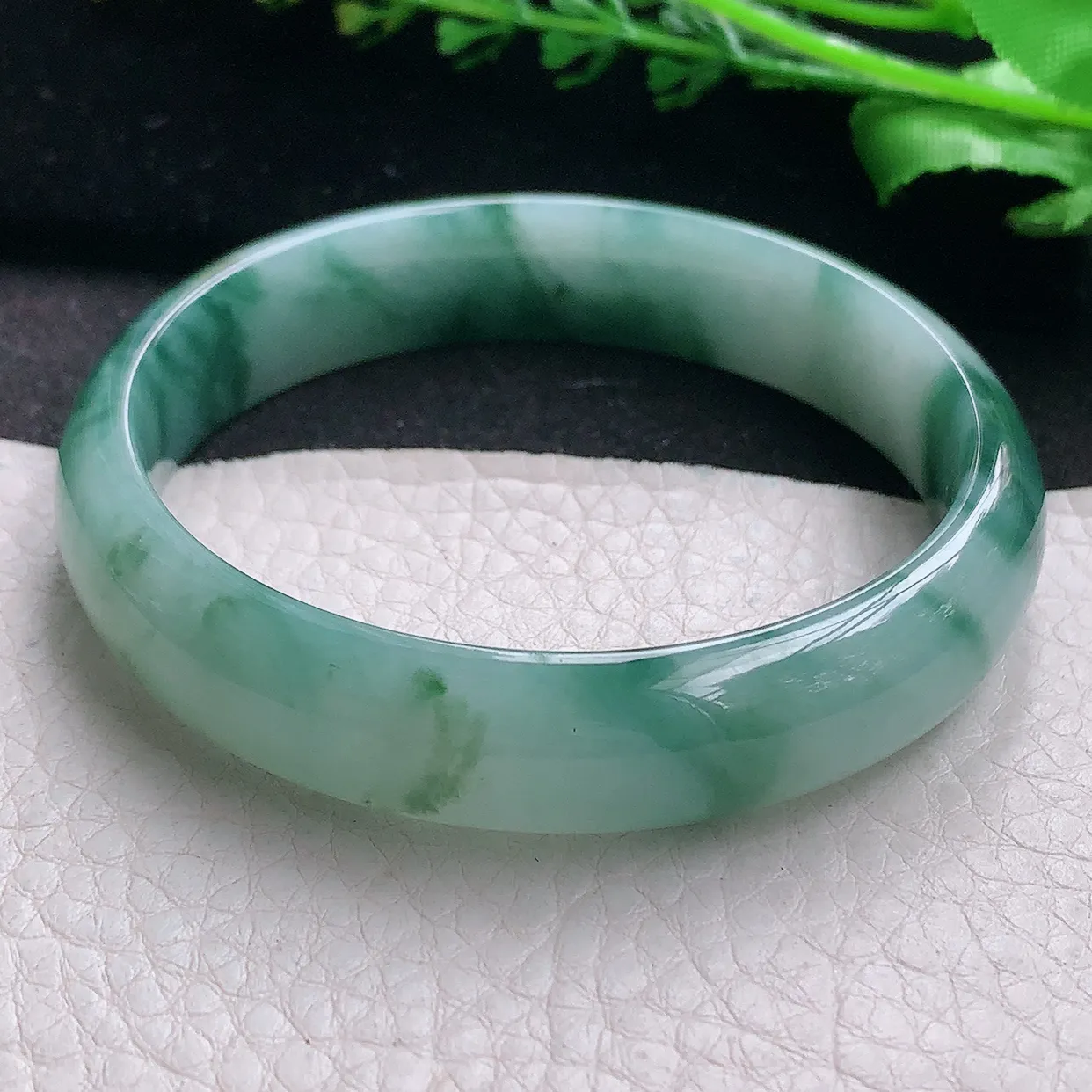 nr自然光57.5*13.2*7.2平安镯 翡翠a货玉手镯飘蓝花宽边珠宝玉手环