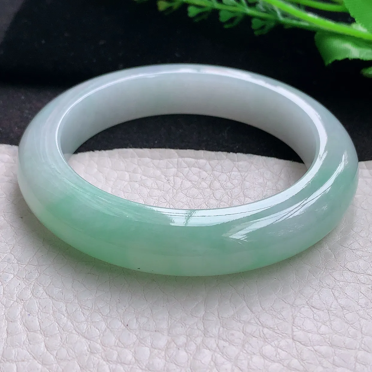 z自然光58*12.6*10.2平安镯 翡翠a货玉手镯半山水厚装宽边玉手环