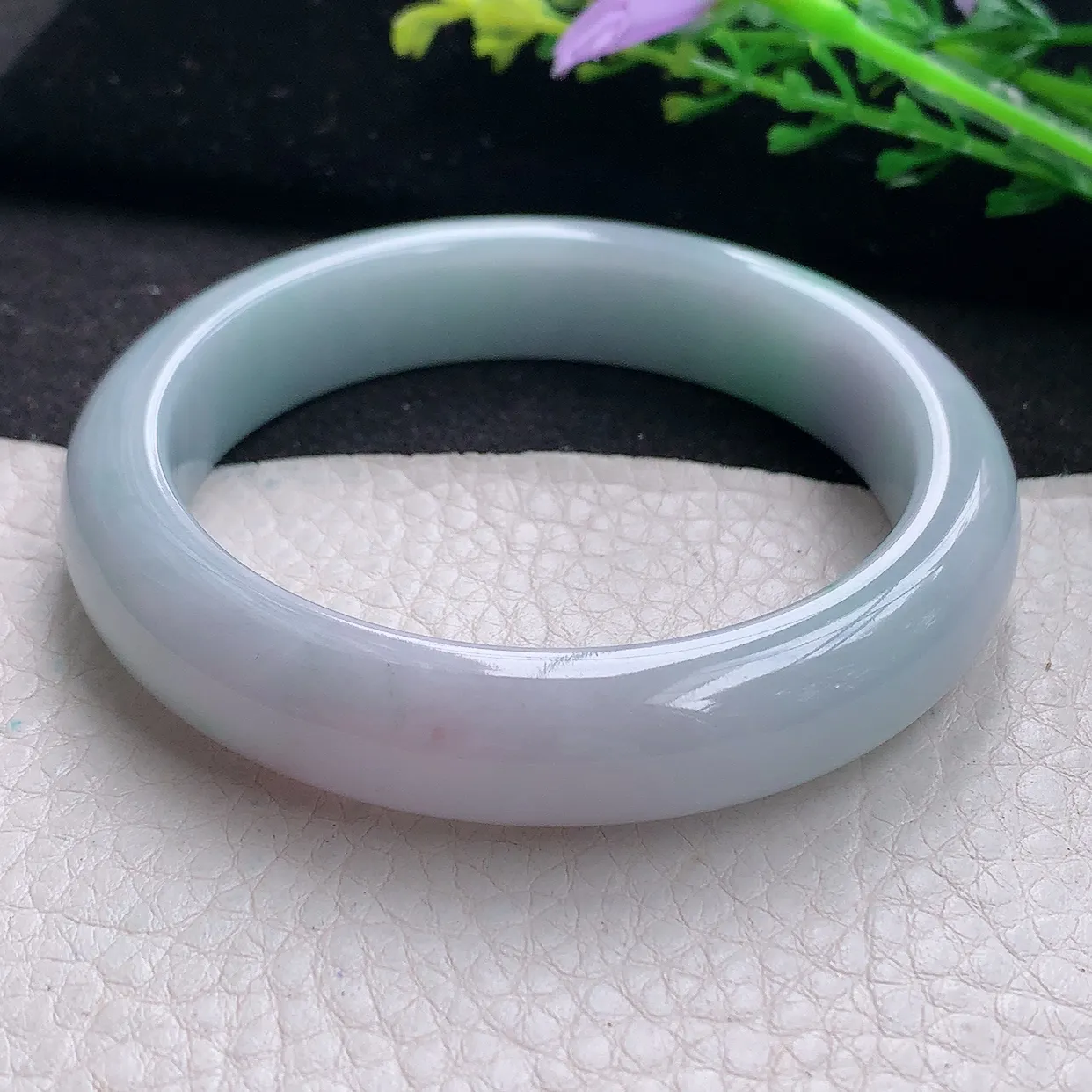 xx自然光56*12.3*8.3平安镯 翡翠a货玉手镯飘绿宽边珠宝玉手环