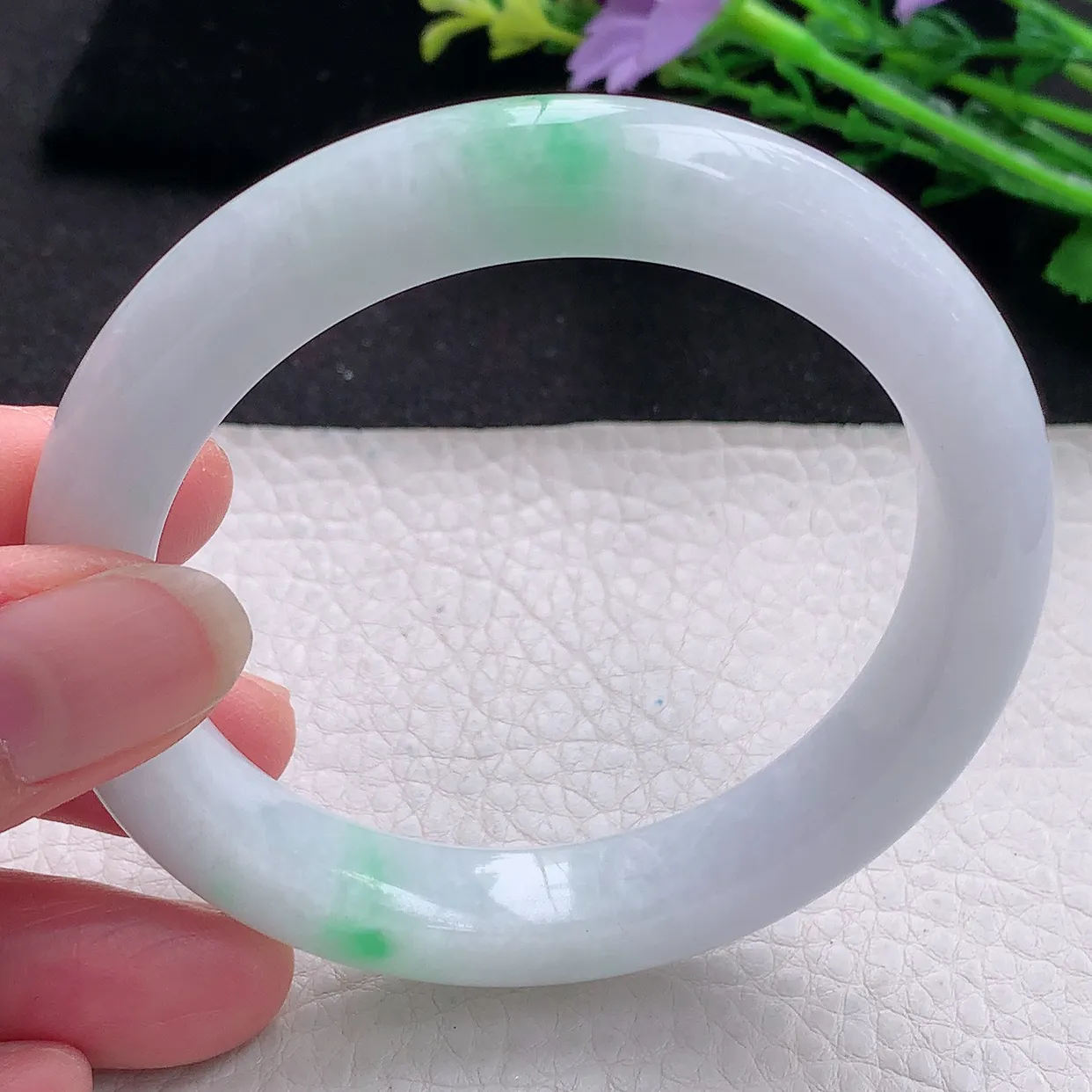 yh自然光58*10.6*9.5平安镯 翡翠a货玉手镯白底青宽边珠宝玉手环