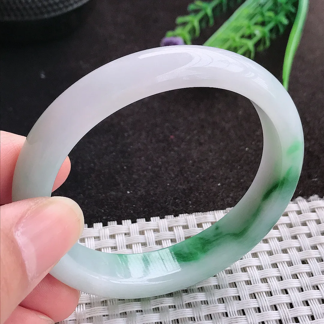 天然A货翡翠55/48/12.5/8老坑精美温润飘阳绿贵妃手镯宽边玉镯