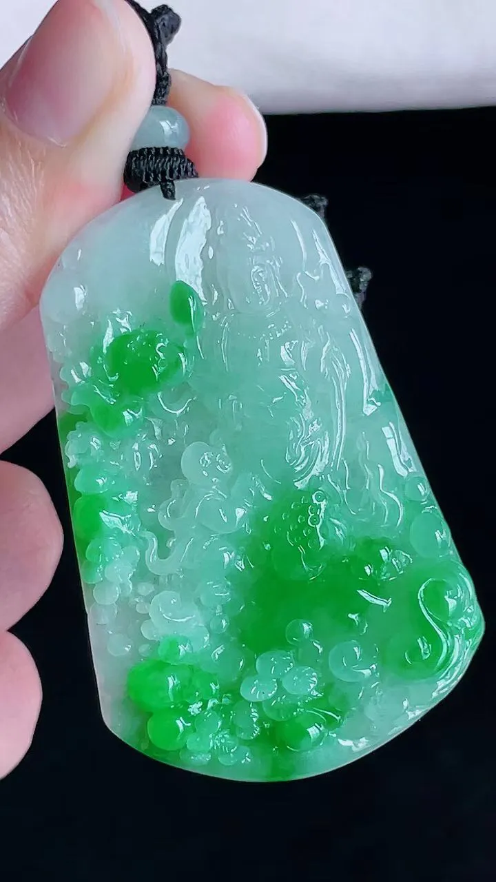 翡翠糯化种飘绿吊坠