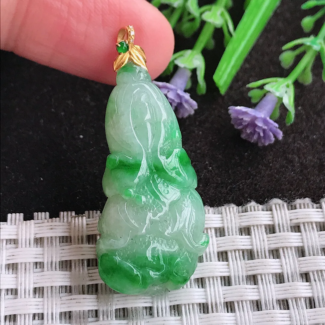 天然A货翡翠34.6/17.6/8老坑18k金镶嵌飘辣绿白菜吊坠翡翠挂件