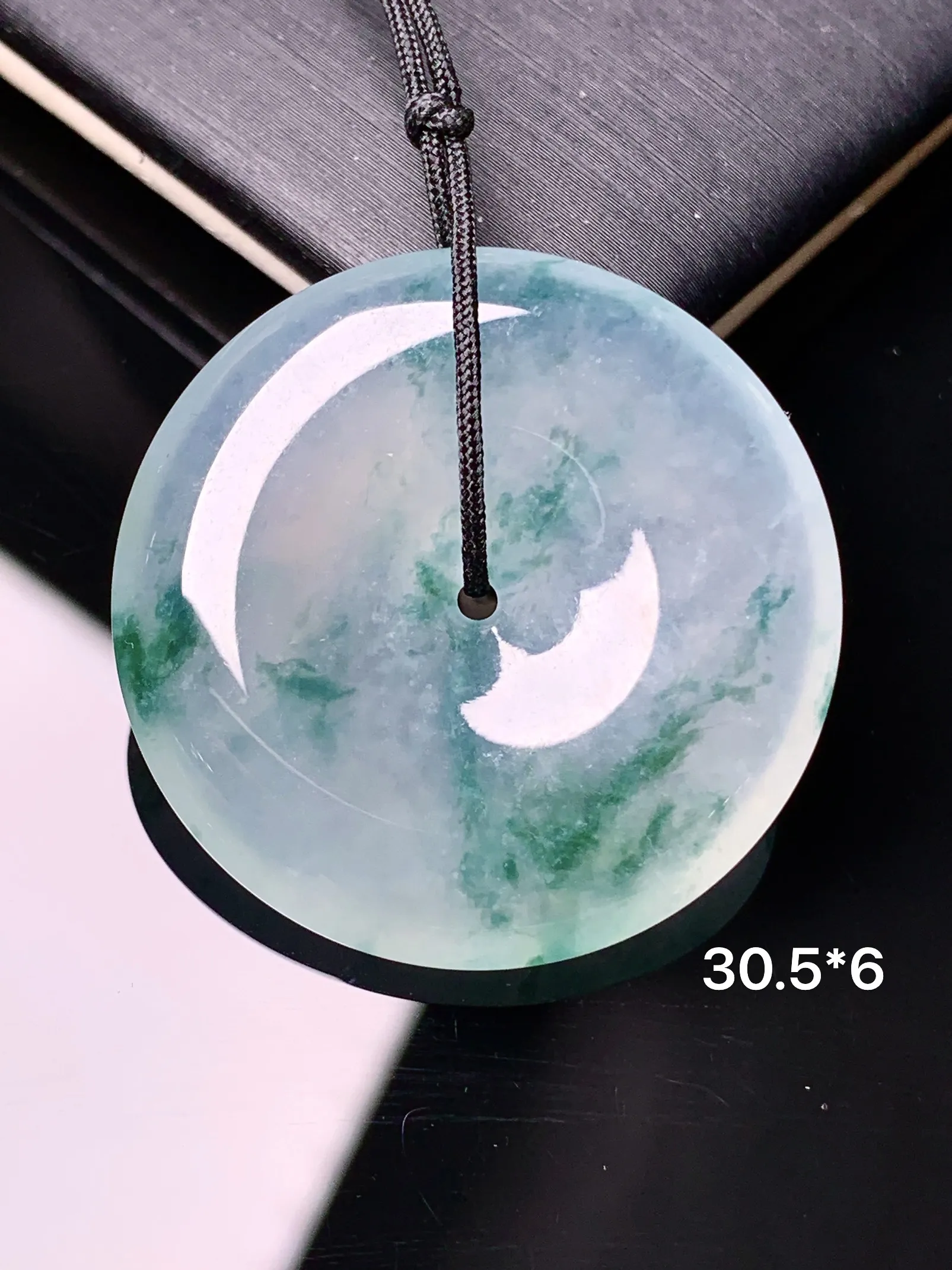 冰种飘花平安扣吊坠 玉质细腻 水润亮眼 色泽艳丽 整体尺寸30.5*6