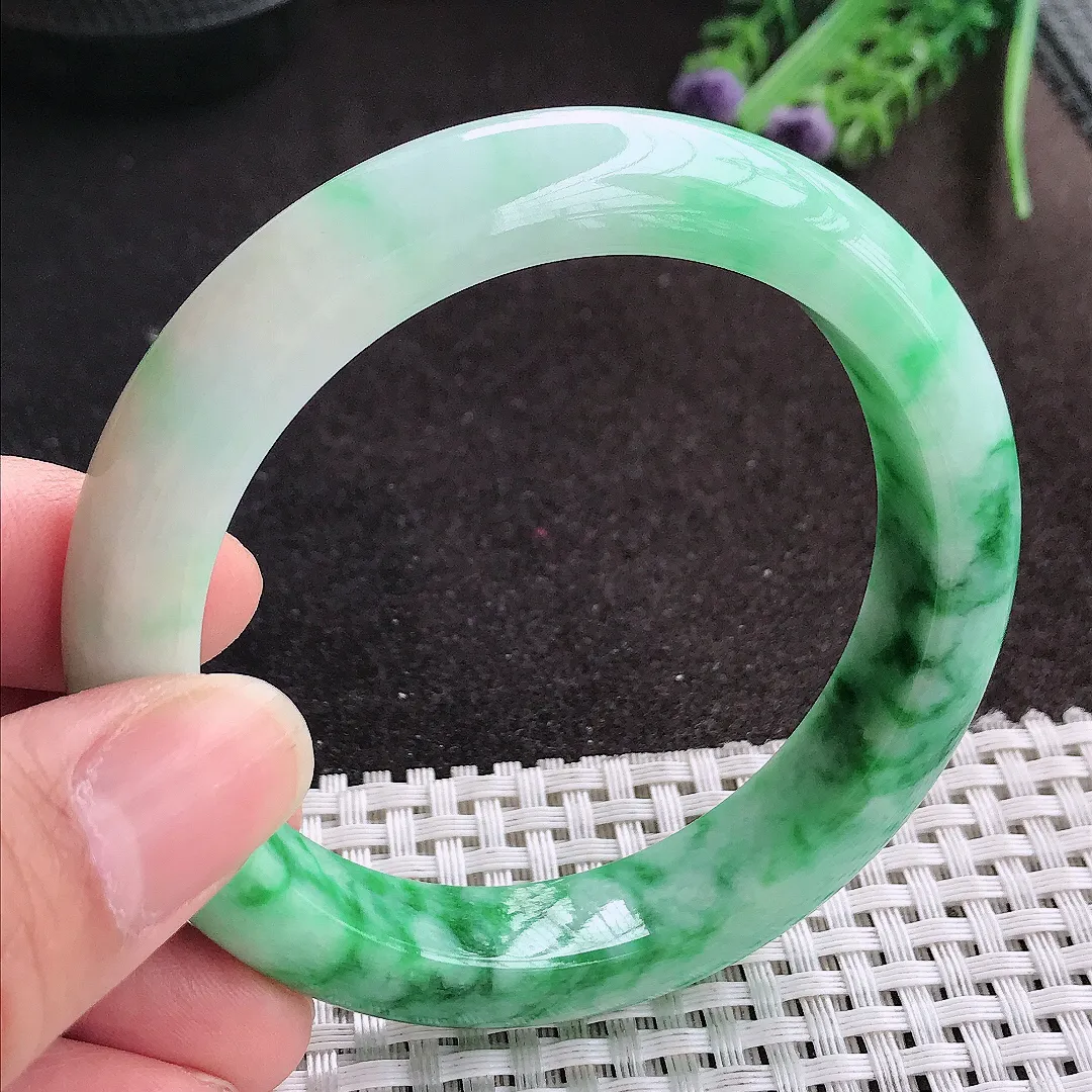 天然A货翡翠56.8/12.3/9.3老坑精美温润辣绿手镯宽边玉镯