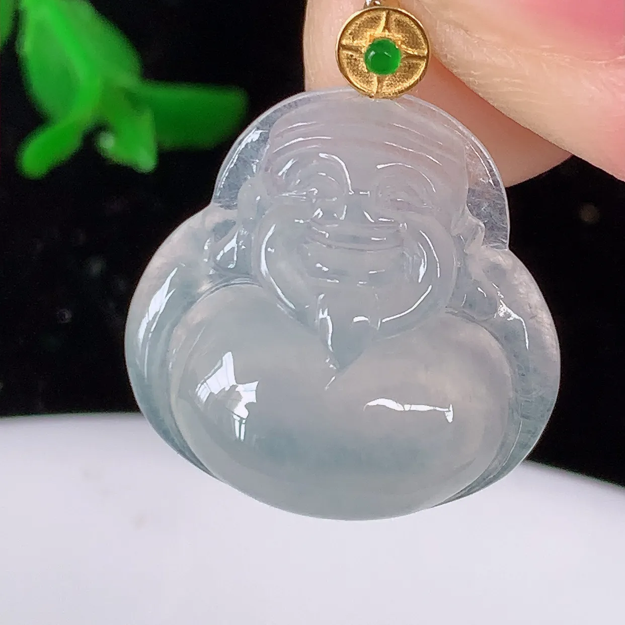 18k金镶嵌冰种翡翠财神爷吊坠，沁人心脾，精致典雅的设计，为佩戴者，增添色彩，送礼自留都是佳品选择！#1.13整体22.5裸石19*18.5*5.6