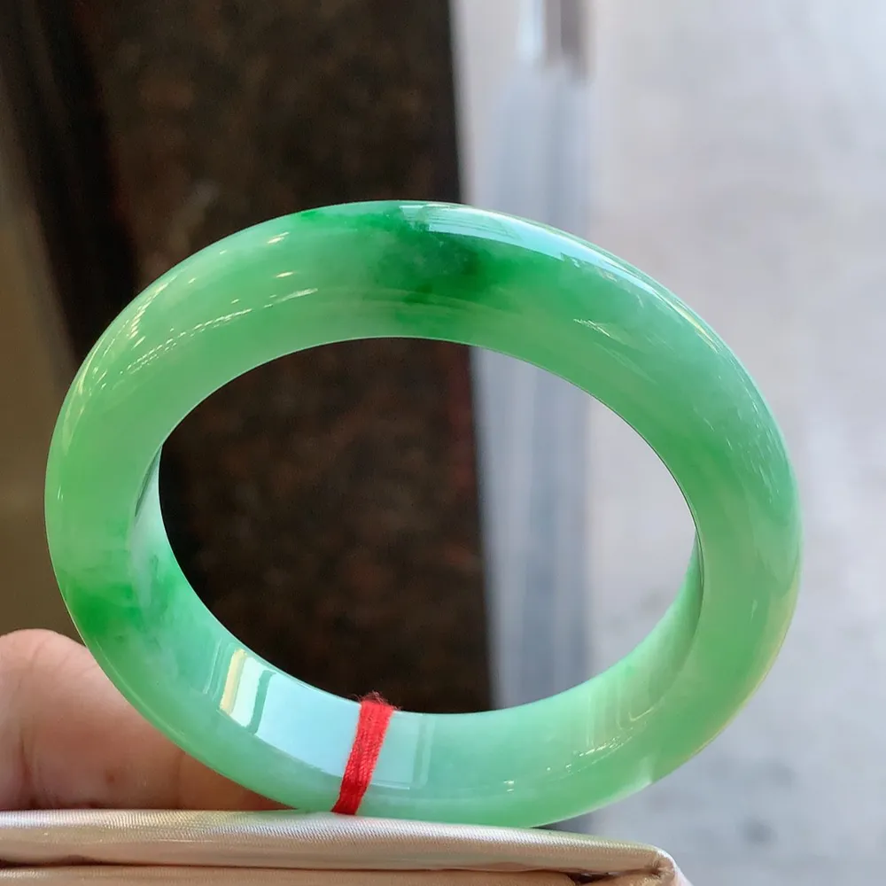 正圈冰糯翠绿 无瑕 尺寸:52.4/12.5/9.1 色好