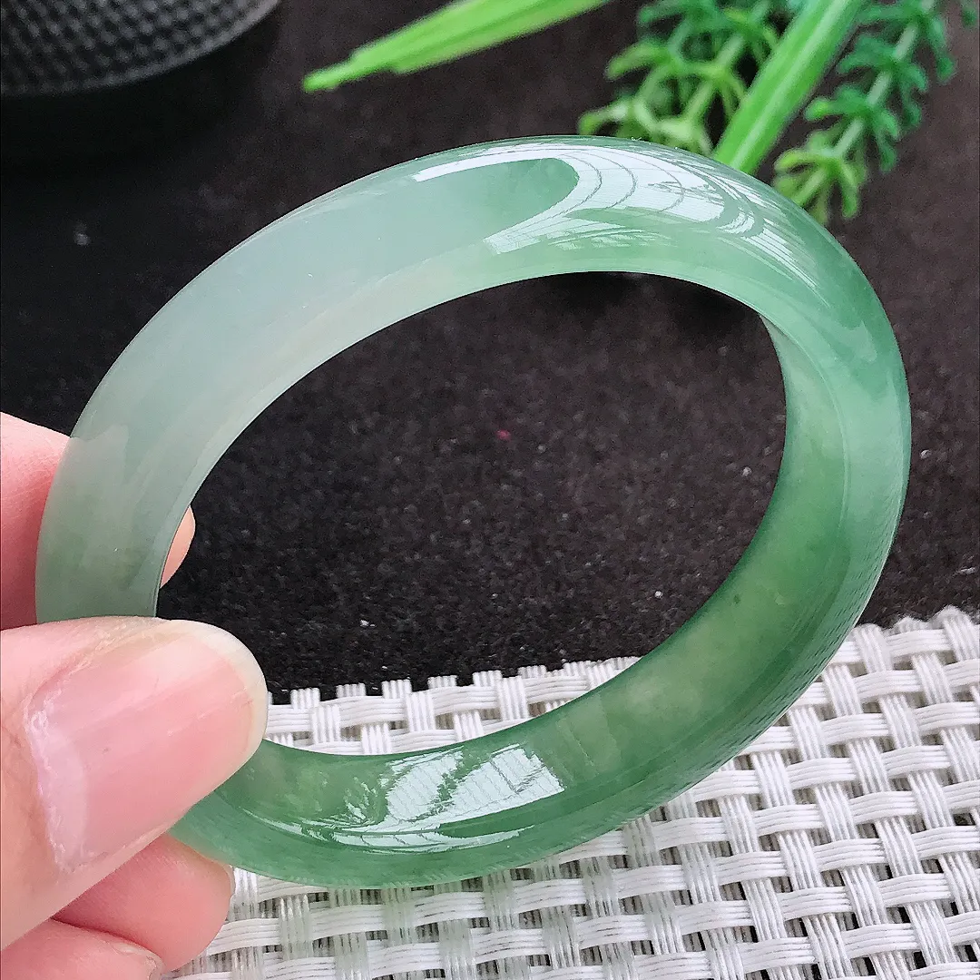 天然A货翡翠老坑冰种果冻胶冰晴绿贵妃手镯宽边玉镯手环