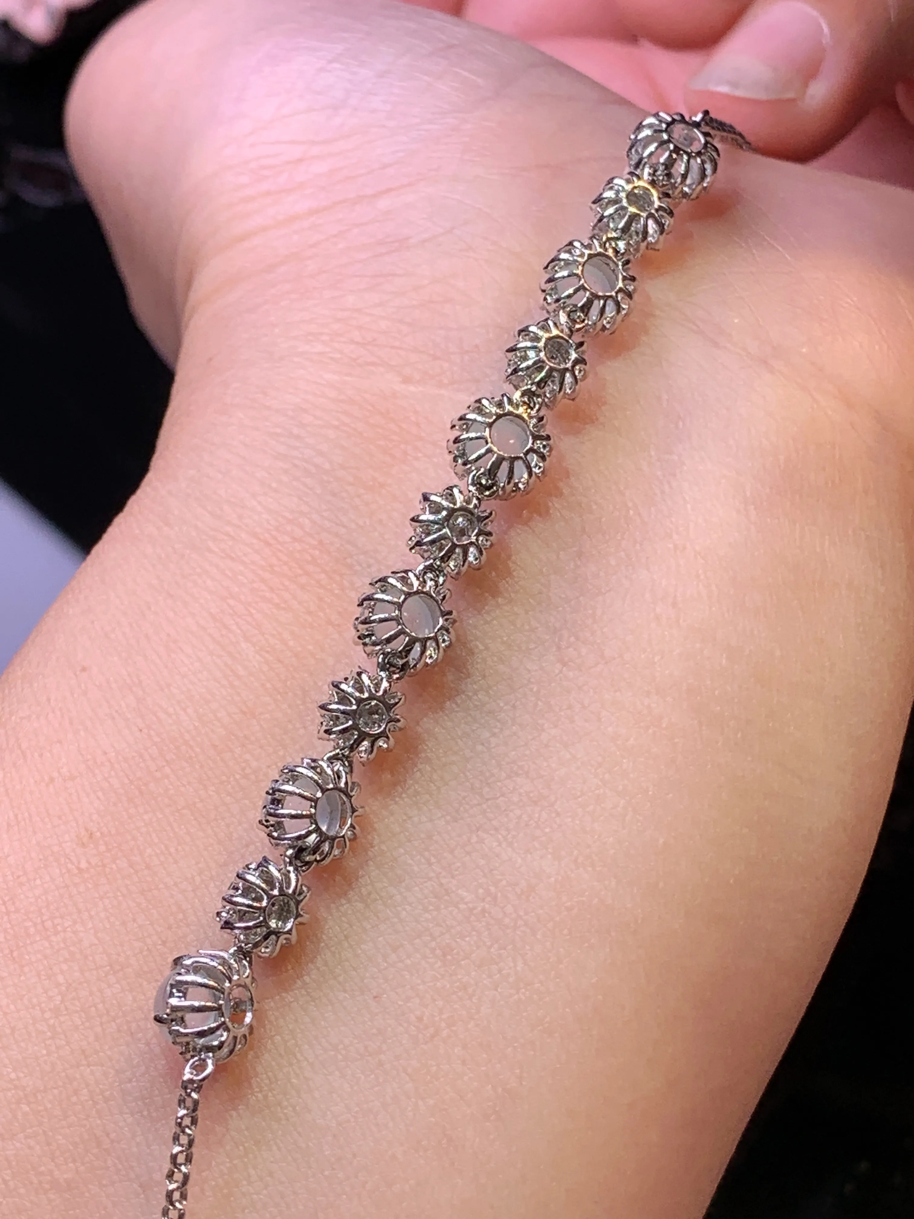 18k金钻镶嵌冰绿蛋面手链 玉质细腻 水润亮眼 色泽艳丽 整体尺寸72*6.3*5.8