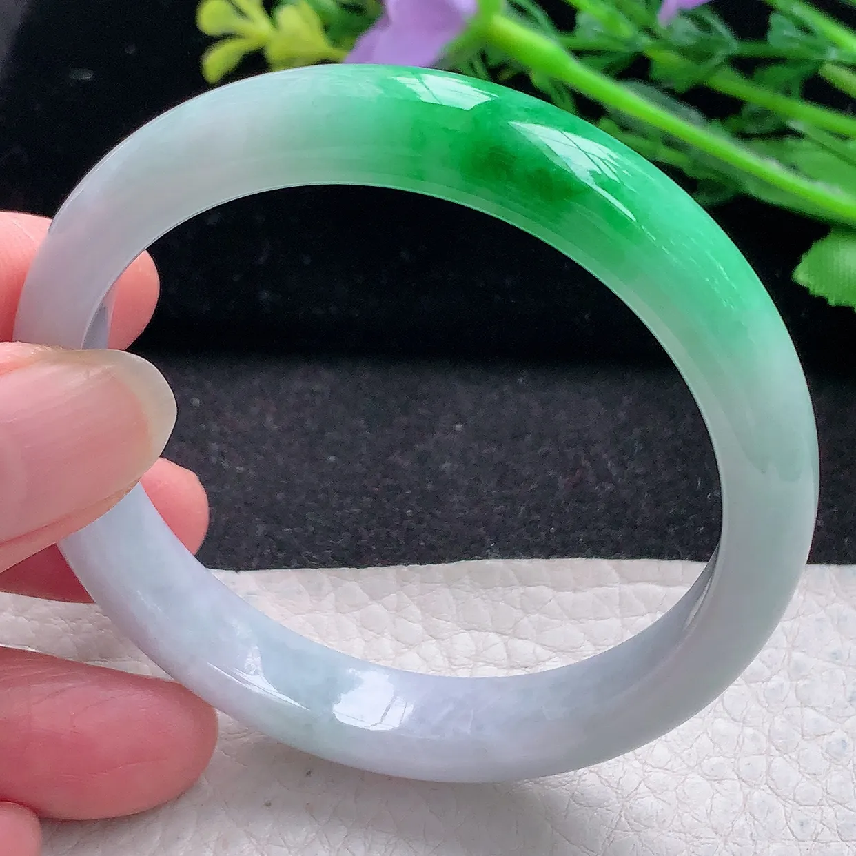 n自然光53.8*11*6.8平安镯 翡翠a货玉手镯辣绿宽边珠宝玉手环