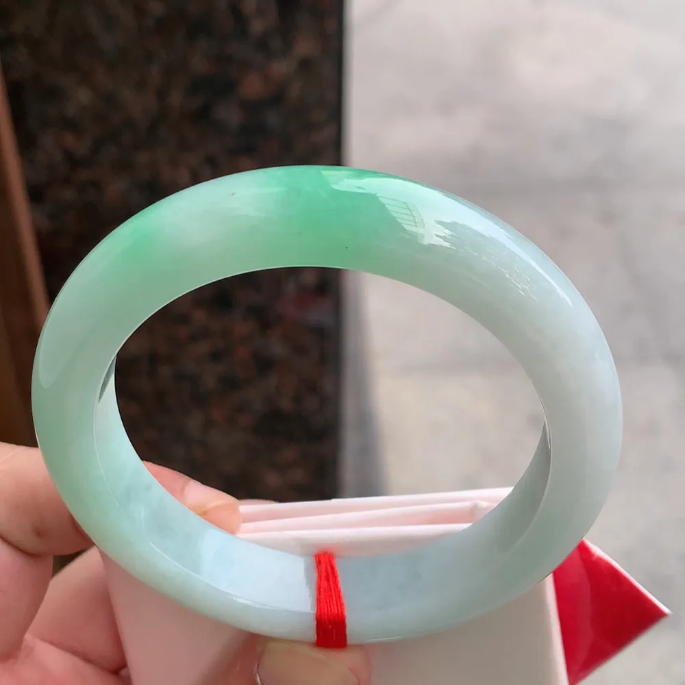 正圈冰糯翠绿 无瑕 尺寸:60.4/13.4/9.4 大圈口