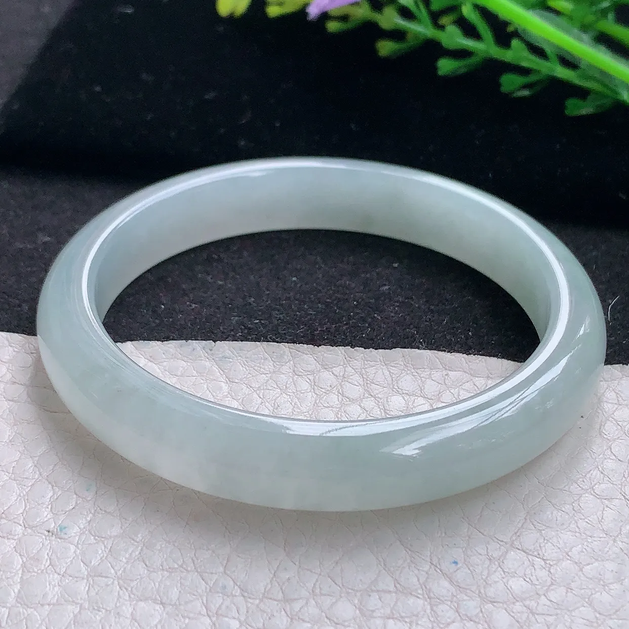 n自然光55*10*7平安镯 翡翠a货玉手镯冰纯起光宽边珠宝玉手环