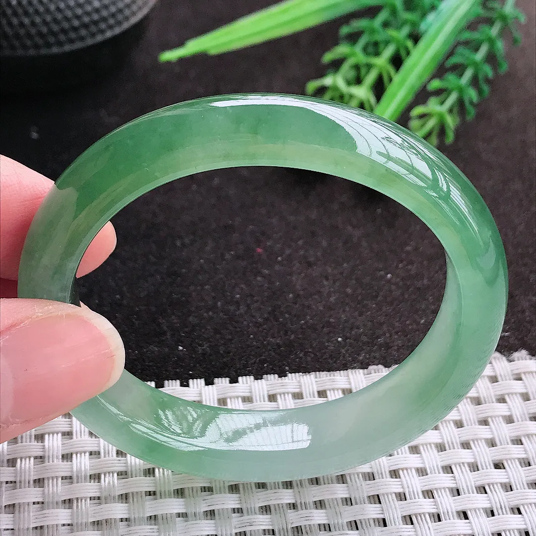 天然A货翡翠老坑冰种果冻胶冰晴绿贵妃手镯宽边玉镯手环