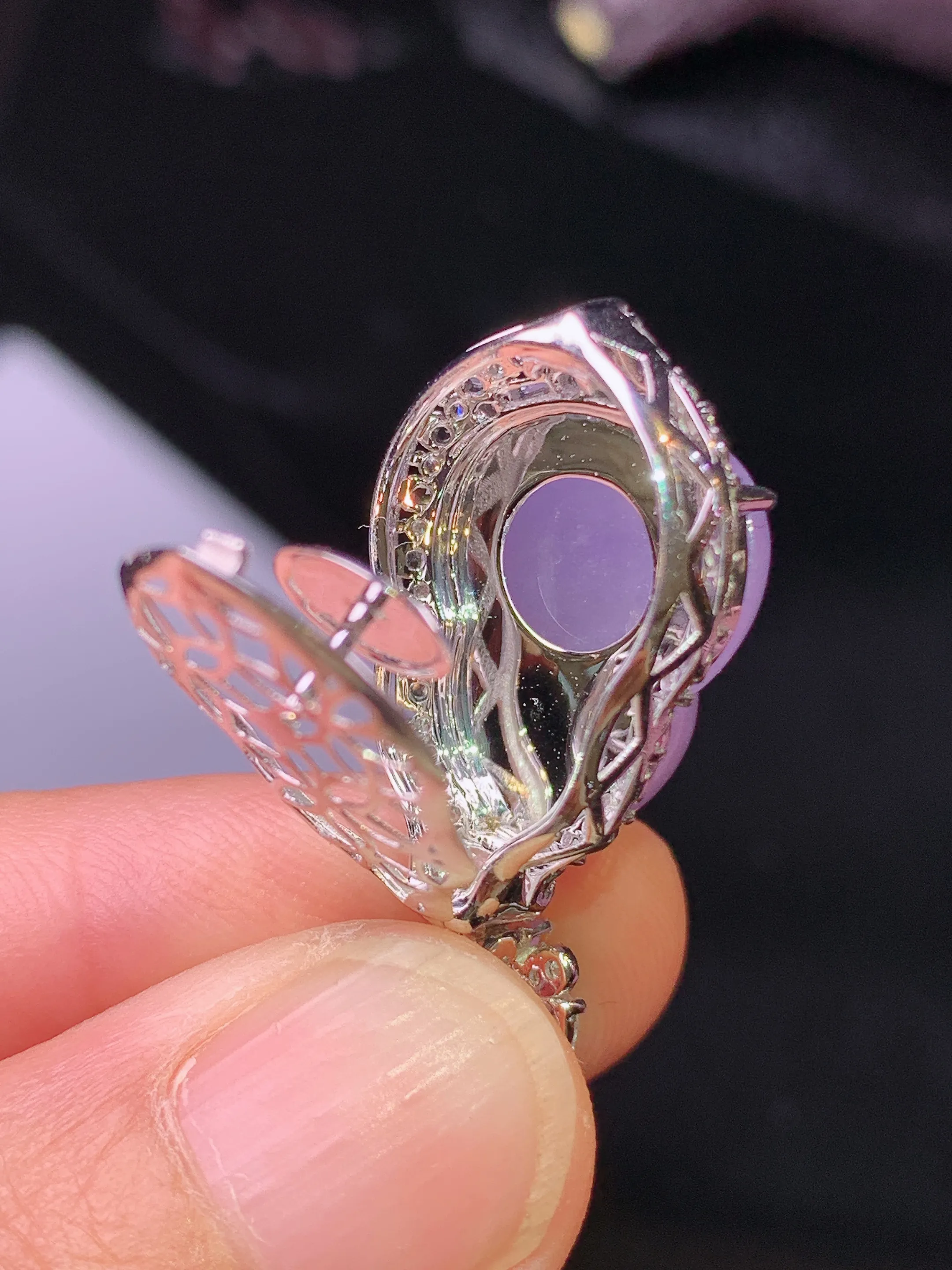 18k金钻镶嵌紫罗兰葫芦吊坠 玉质细腻 水润亮眼 色泽艳丽 整体尺寸30.3*14.8*11.6