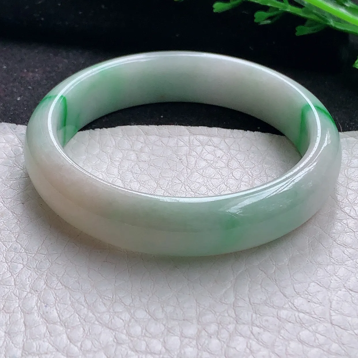 xx小圈口51*12.3*6.8平安镯 翡翠a货玉手镯飘绿宽边珠宝玉手环