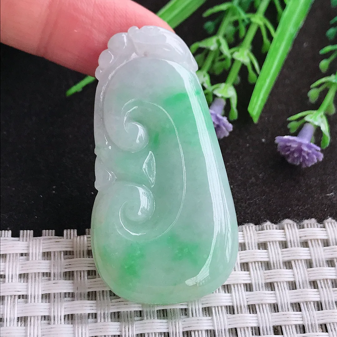 天然A货翡翠50.5/27.2/6老坑秀气温润飘绿如意吊坠翡翠玉如意挂件