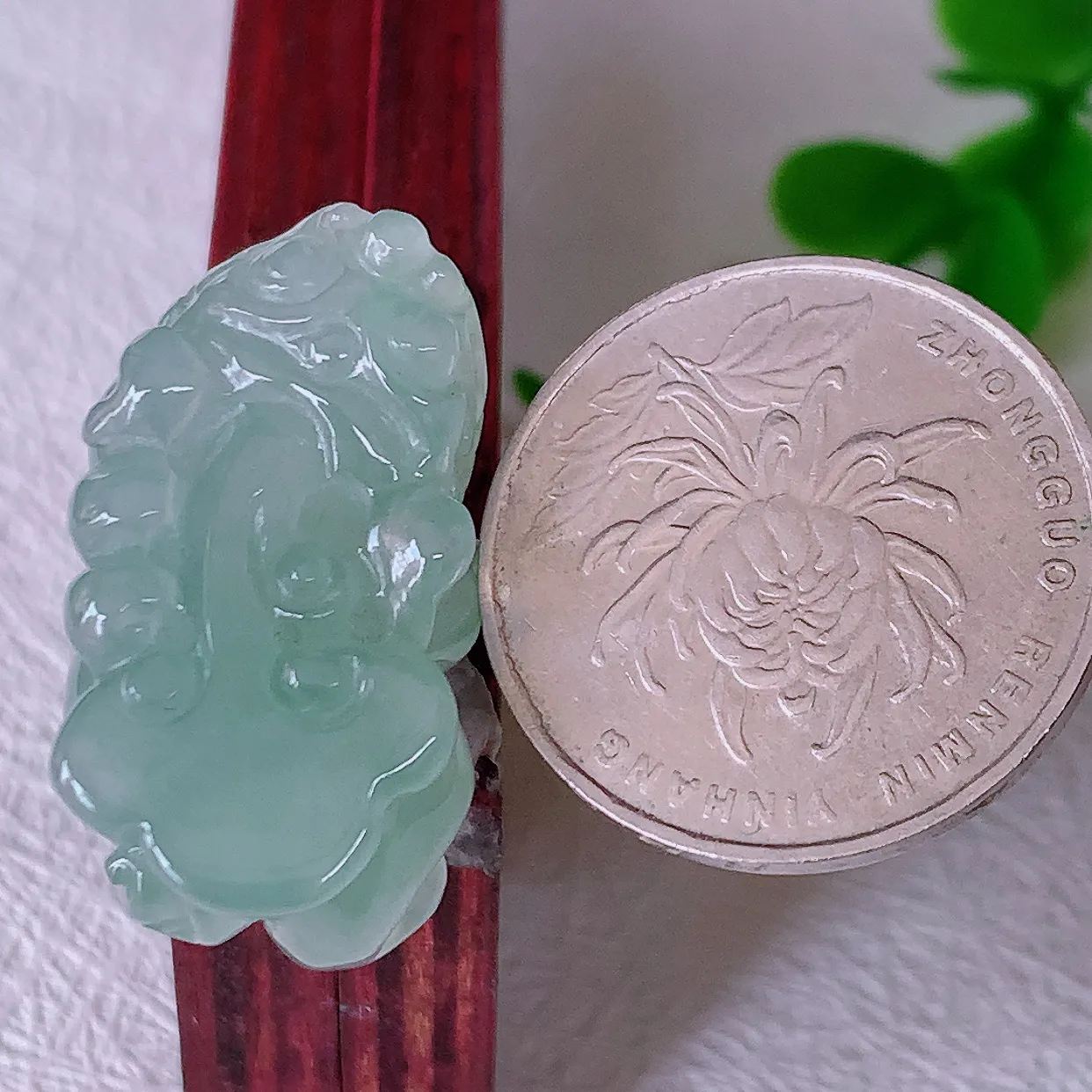 自然光实拍，冰胶翡翠招财貔貅吊坠，民间有“一摸貔貅运程旺盛，再摸貔貅财运滚滚，三摸貔貅平步青云 ”的美好祝愿。#60.13