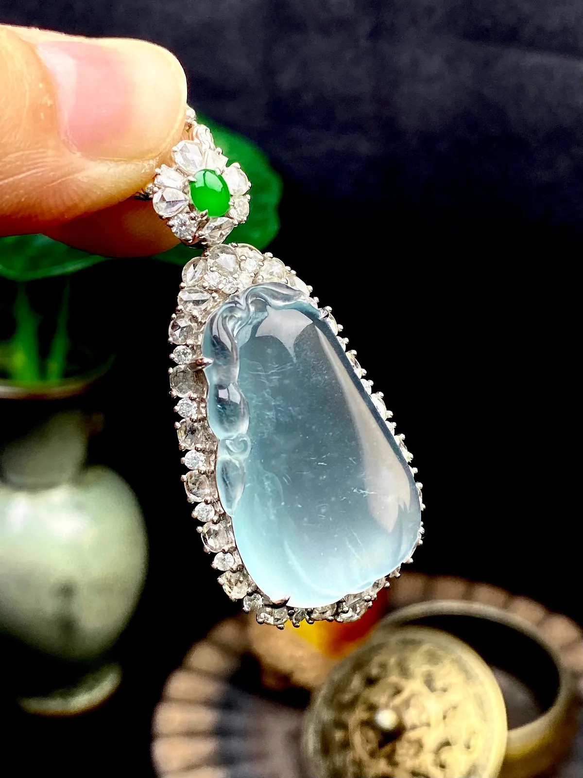 【冰种福瓜】质地冰润细腻，种老起光，收藏品质，18K金钻镶嵌，裸石尺寸26.3*16.4*4.3毫米