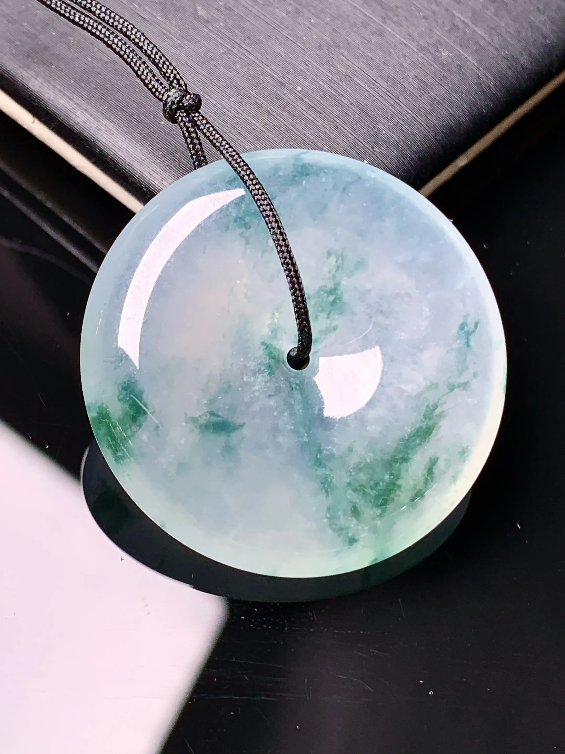 冰种飘花平安扣吊坠 玉质细腻 水润亮眼 色泽艳丽 整体尺寸30.5*6