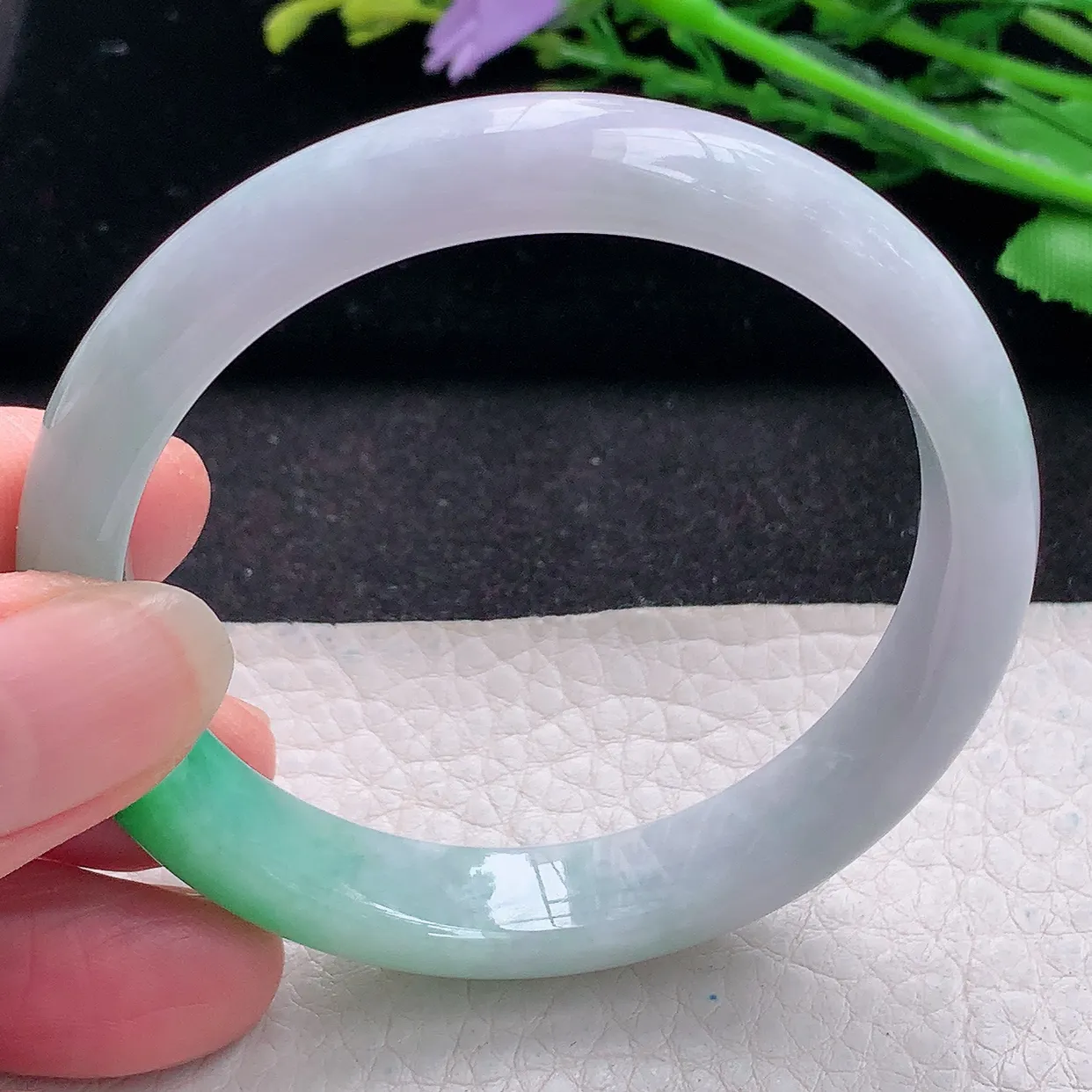 n自然光53.8*11*6.8平安镯 翡翠a货玉手镯辣绿宽边珠宝玉手环