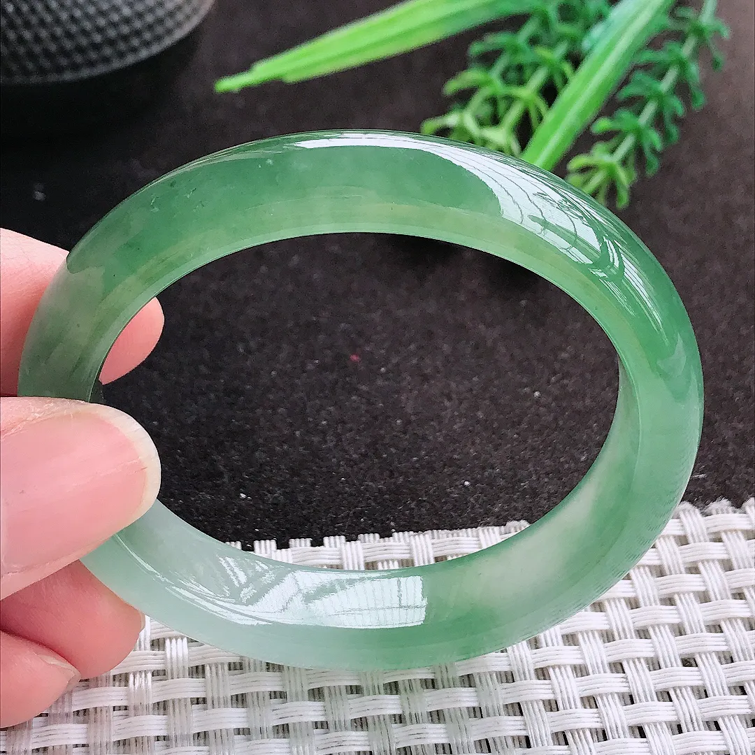 天然A货翡翠老坑冰种果冻胶冰晴绿贵妃手镯宽边玉镯手环