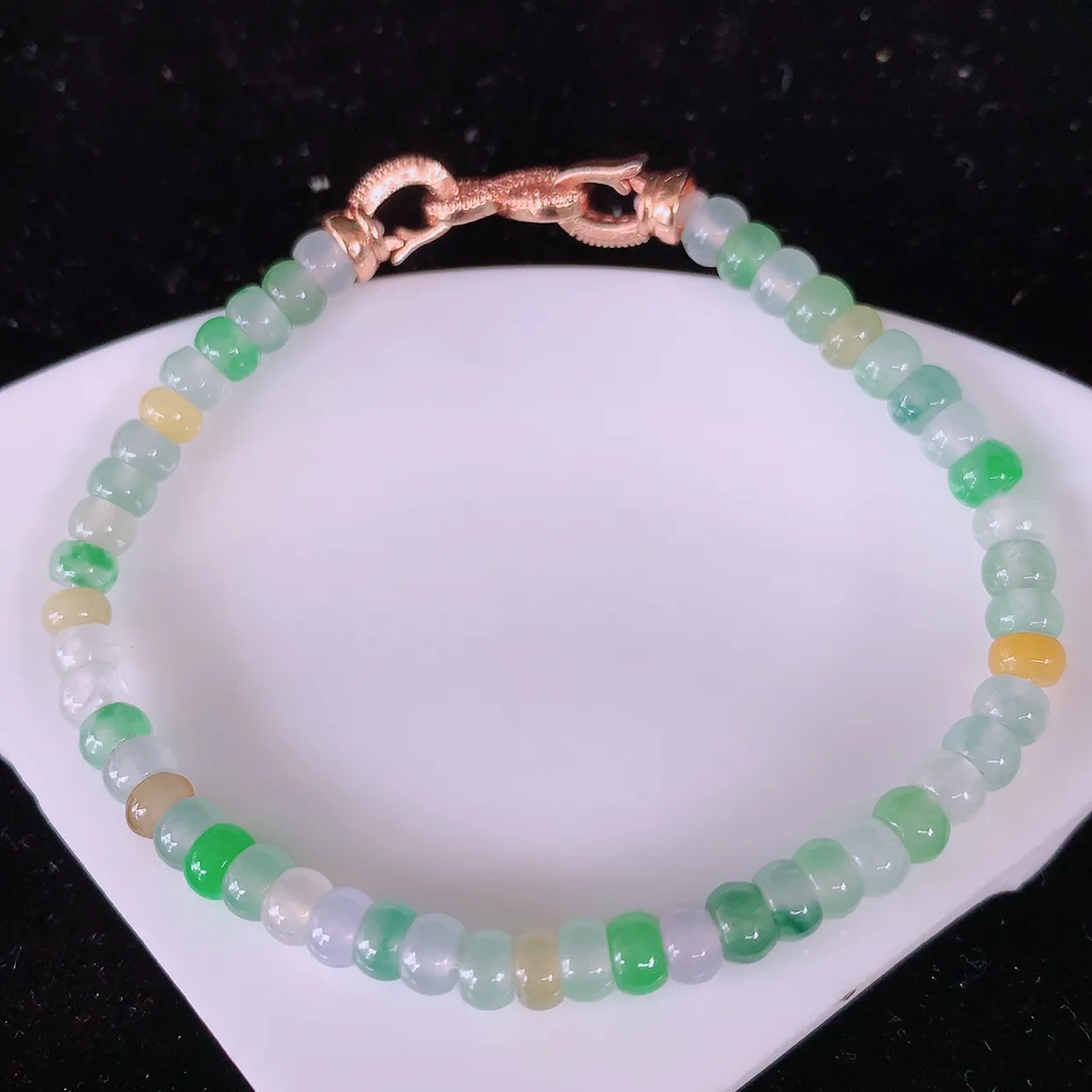 自然光实拍，冰种多宝翡翠手链，多彩翡翠手串，颜色丰富，料子细腻，高档大气，自戴送礼佳品！#60.13