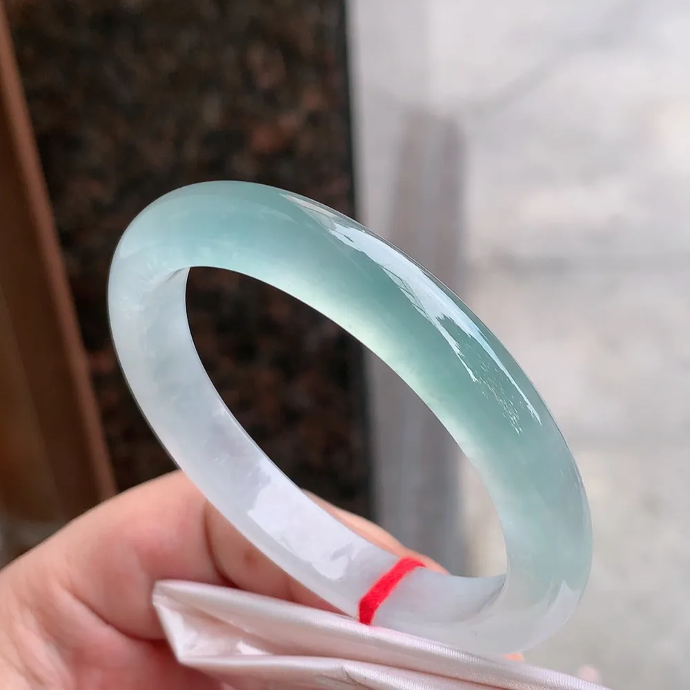 贵妃冰玻蓝水 无瑕 尺寸:53.5/41.1/9.1/7.4 种色俱佳