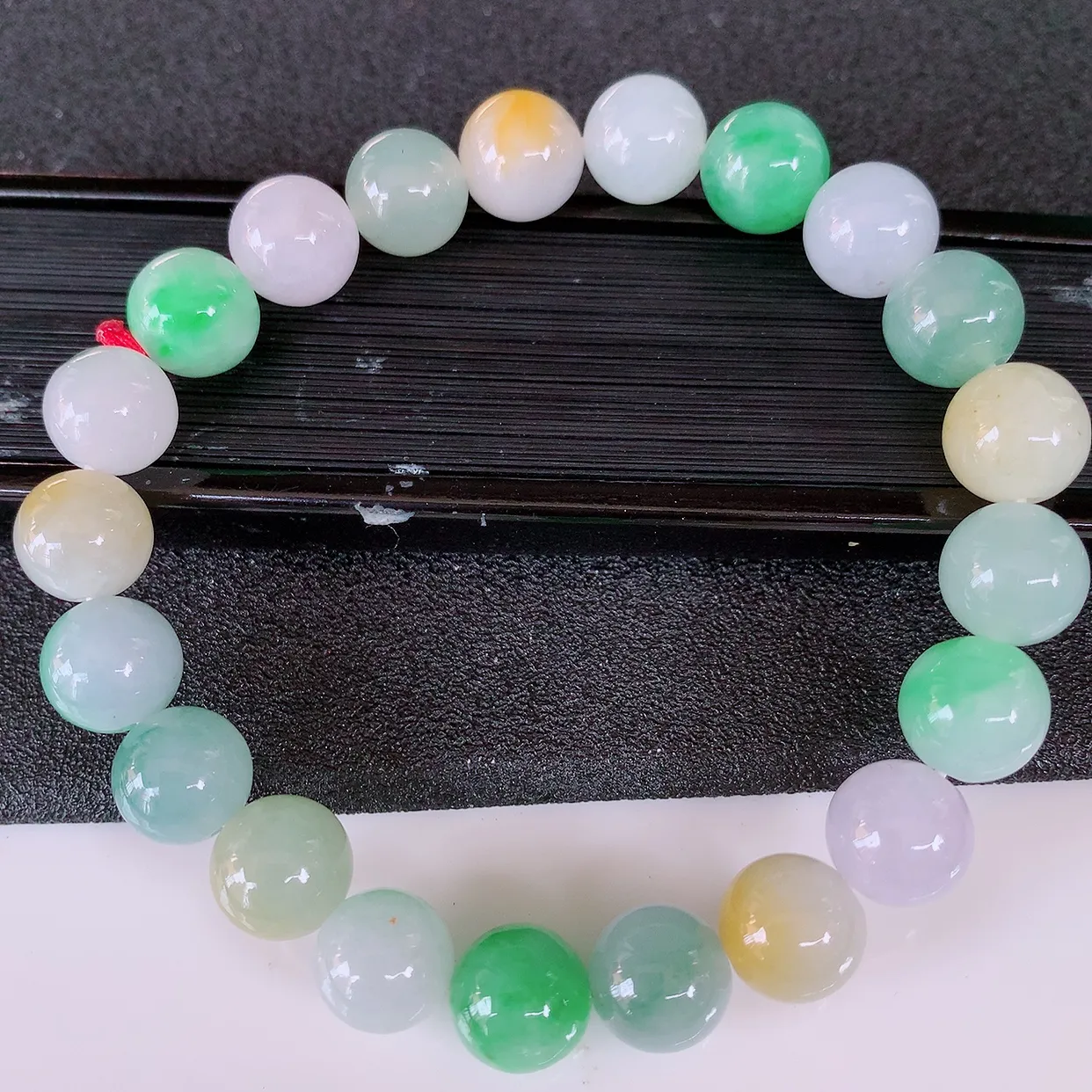 自然光实拍，冰润多宝翡翠手链， 多彩翡翠手串，颜色丰富，料子细腻，高档大气，自戴送礼佳品！#46.13取一尺寸9.5mm