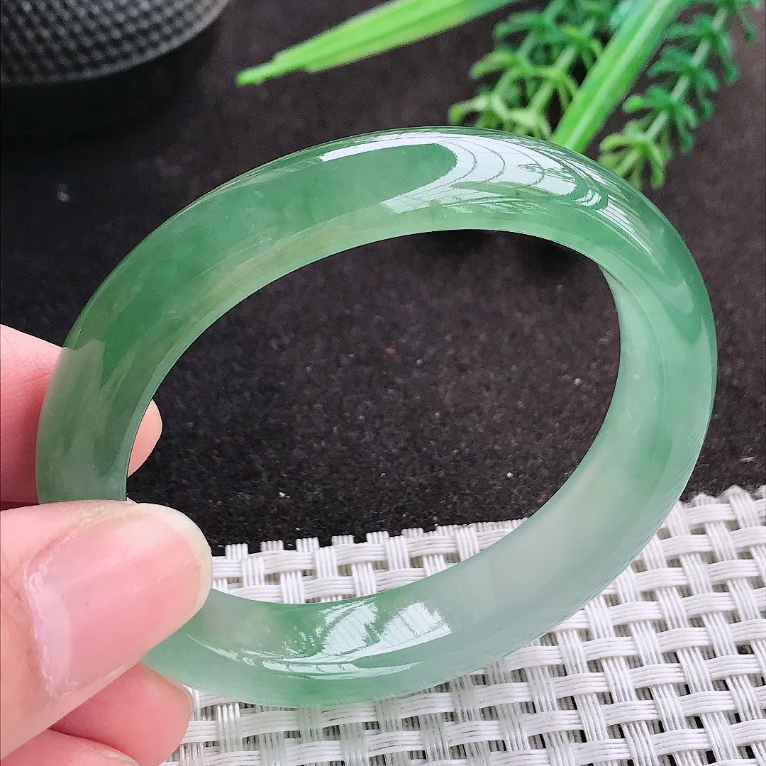 天然A货翡翠老坑冰种果冻胶冰晴绿贵妃手镯宽边玉镯手环