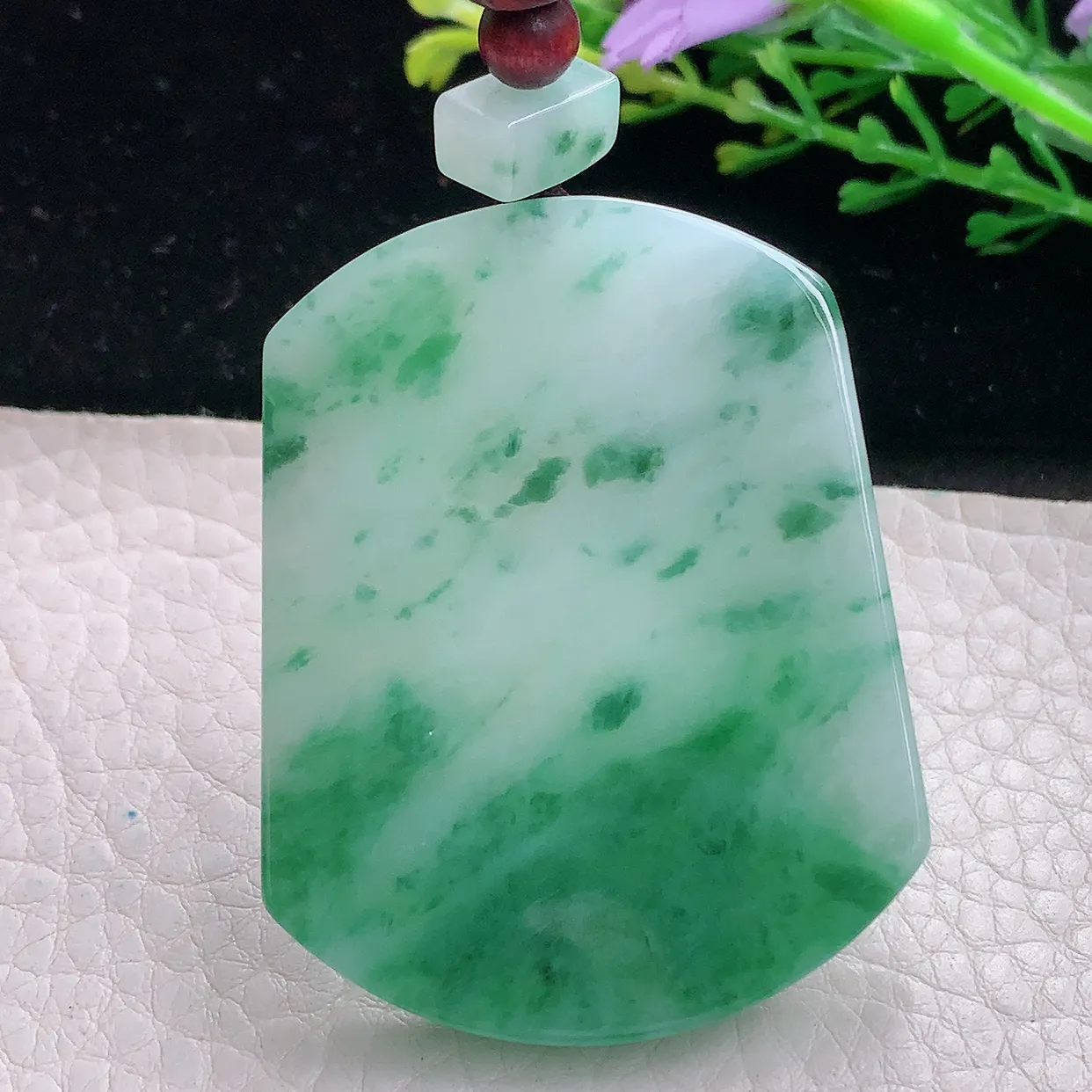 zen自然光51.5*41*6.2天然缅甸翡翠飘绿平安无事牌玉吊坠 玉挂件