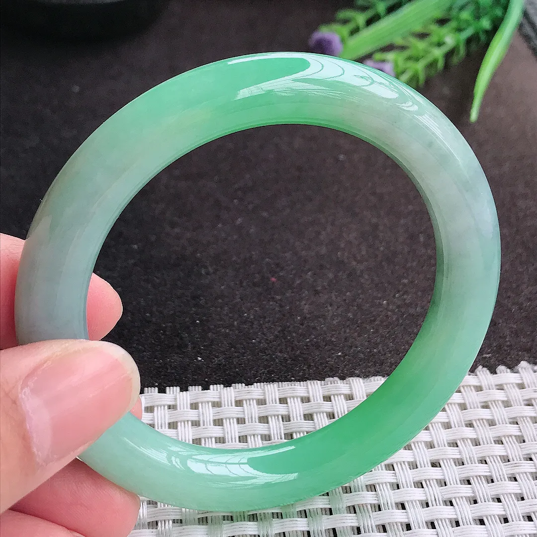 天然A货翡翠56/9.4/10老坑冰胶水灵甜绿满绿圆条手镯玉镯