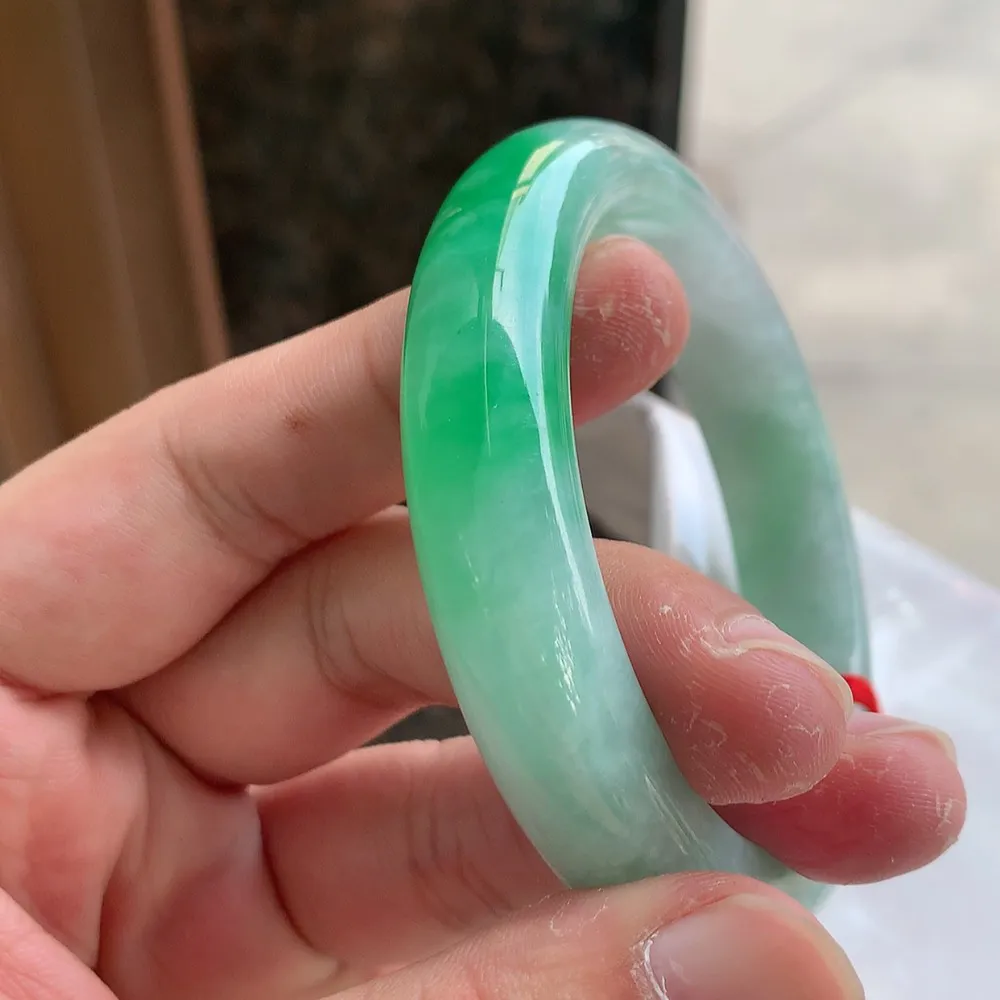正圈冰糯阳绿 微细纹 尺寸:55.7/12.5/8.4色好