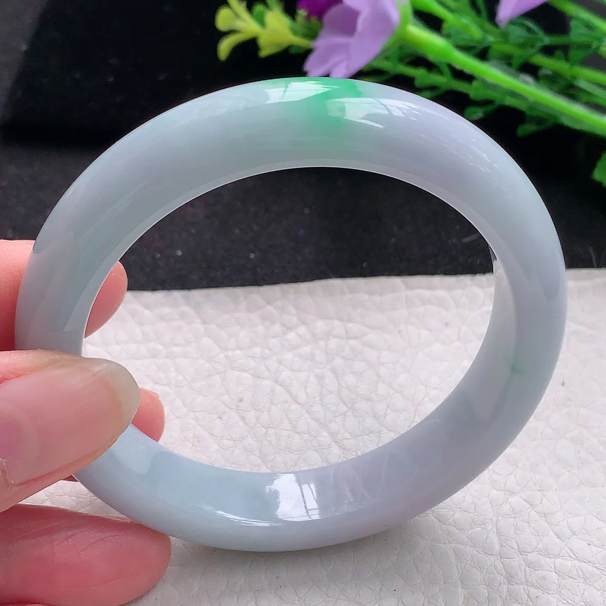 xx自然光56*12.3*8.3平安镯 翡翠a货玉手镯飘绿宽边珠宝玉手环