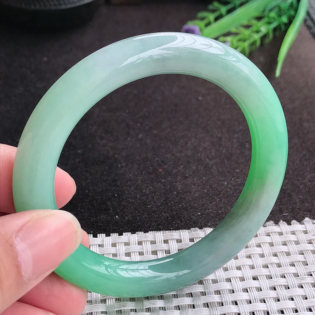天然A货翡翠56/9.4/10老坑冰胶水灵甜绿满绿圆条手镯玉镯