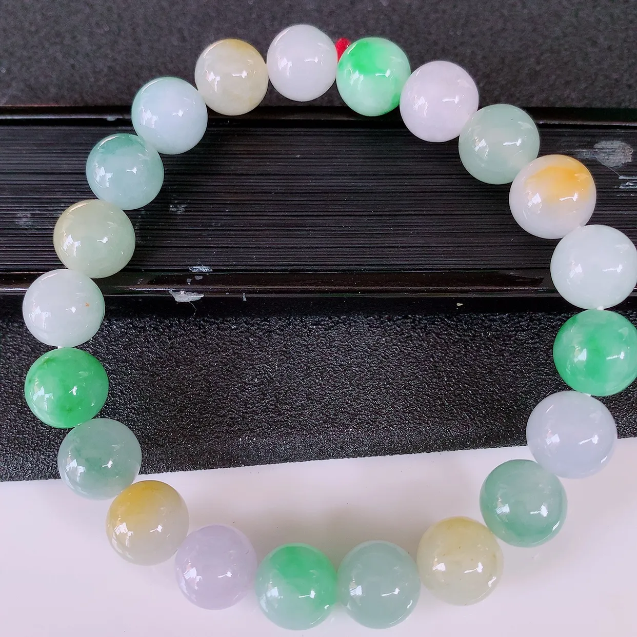 自然光实拍，冰润多宝翡翠手链， 多彩翡翠手串，颜色丰富，料子细腻，高档大气，自戴送礼佳品！#46.13取一尺寸9.5mm