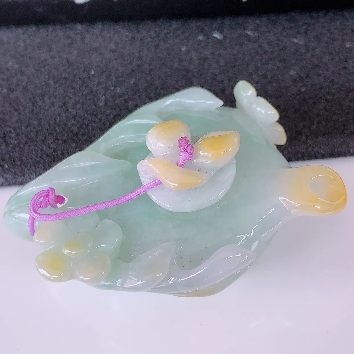 自然光实拍，冰润黄翡双彩翡翠茶壶，种老水足，雕工精湛 ，寓意美好，佩戴时尚出众！#26.13