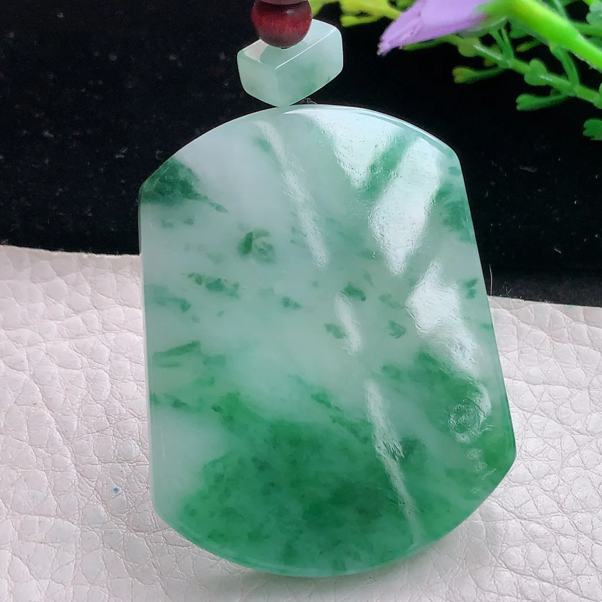 zen自然光51.5*41*6.2天然缅甸翡翠飘绿平安无事牌玉吊坠 玉挂件