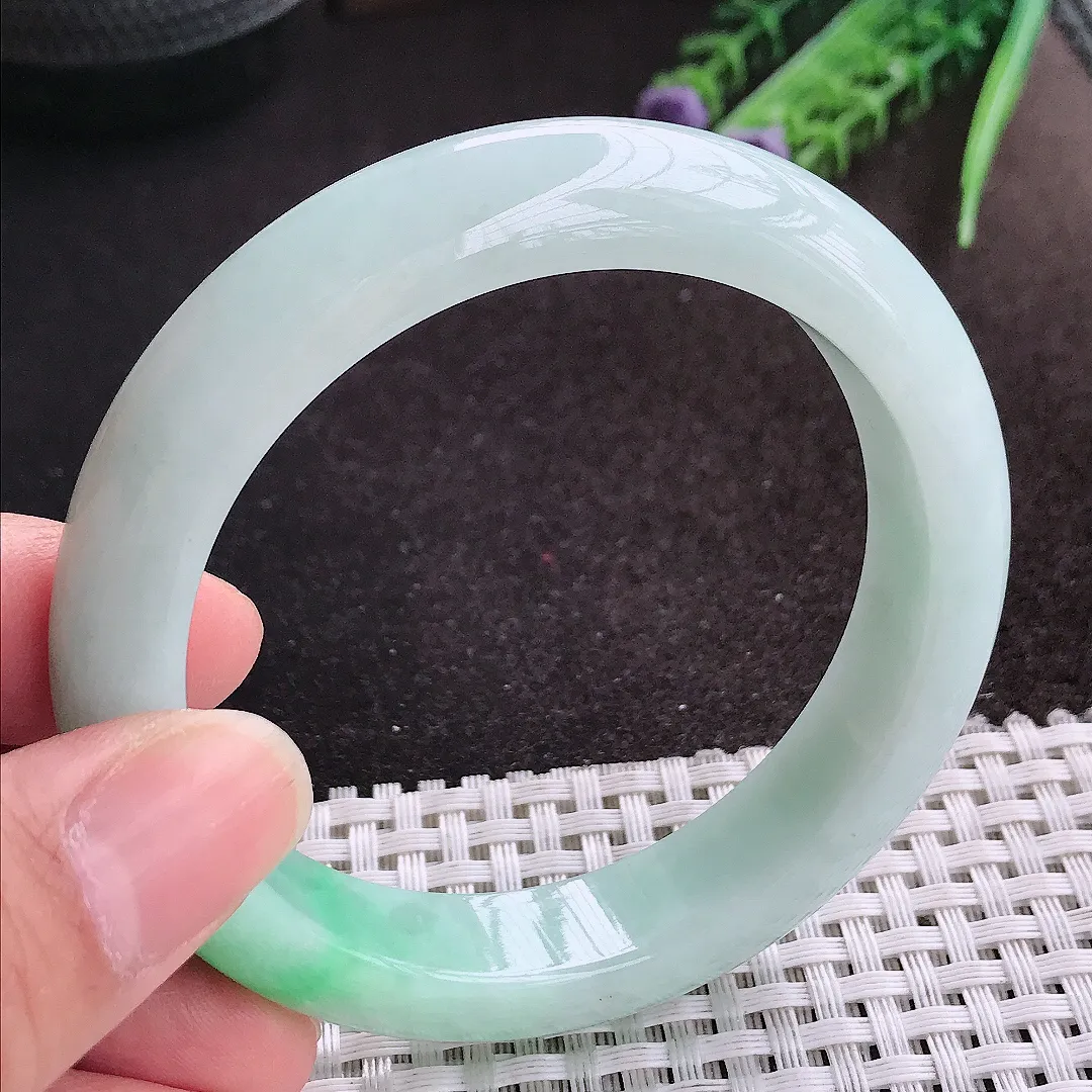 天然A货翡翠56.5/12.6/8.8老坑温润飘绿手镯宽边玉镯