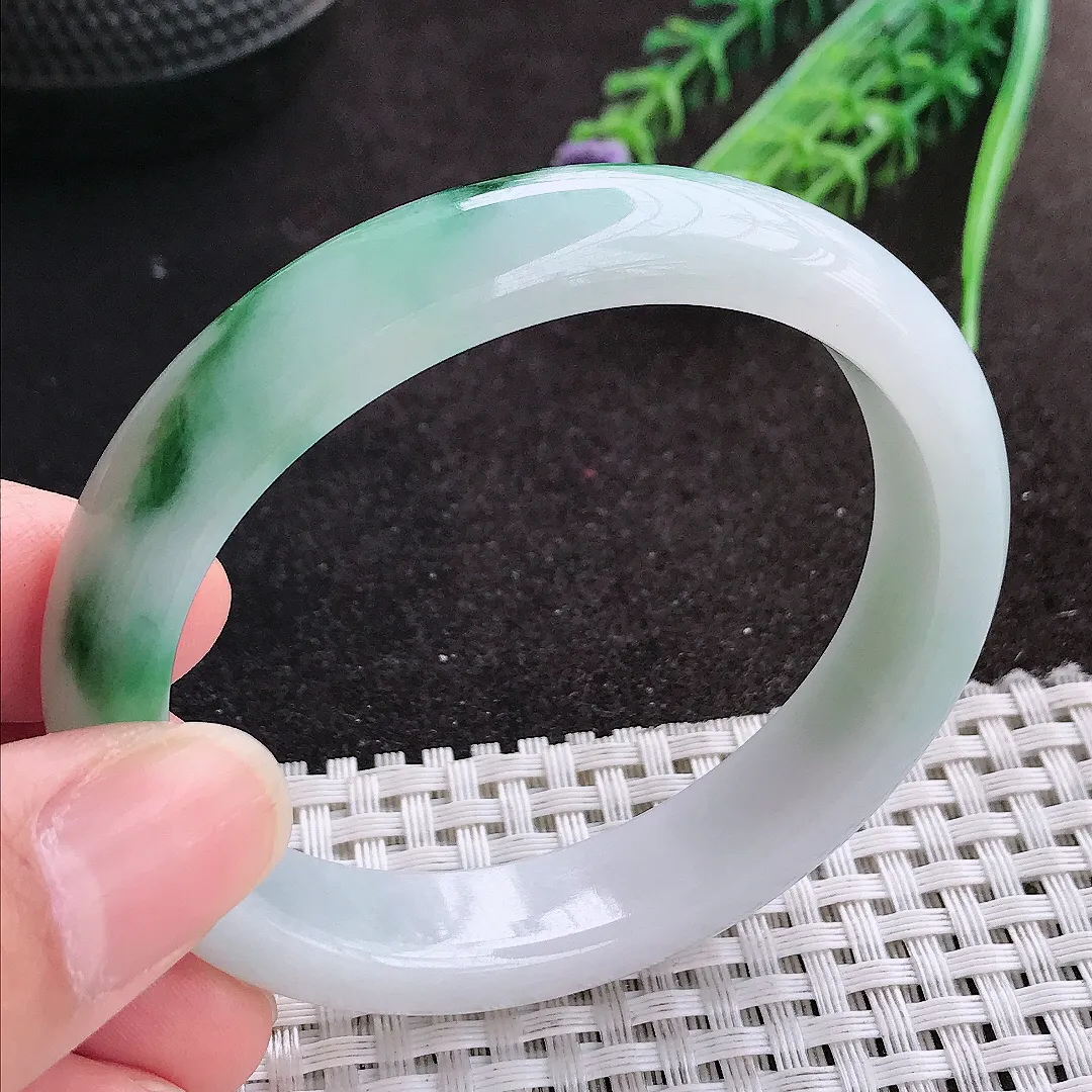 天然A货翡翠55/48/12.5/8老坑精美温润飘阳绿贵妃手镯宽边玉镯