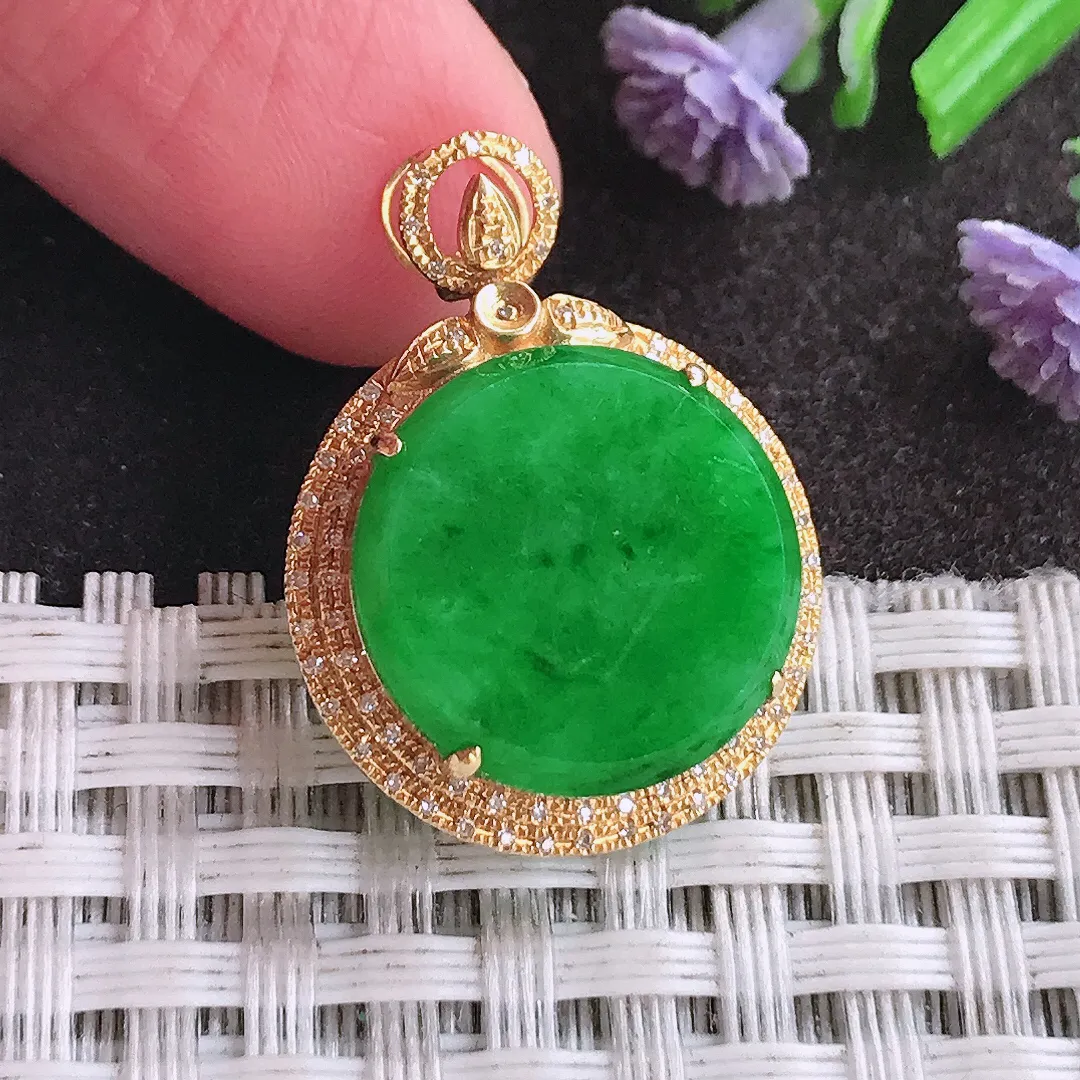 天然A货翡翠26/19.3/7.9老坑18k金镶嵌精美满绿辣绿无事牌吊坠翡翠挂件