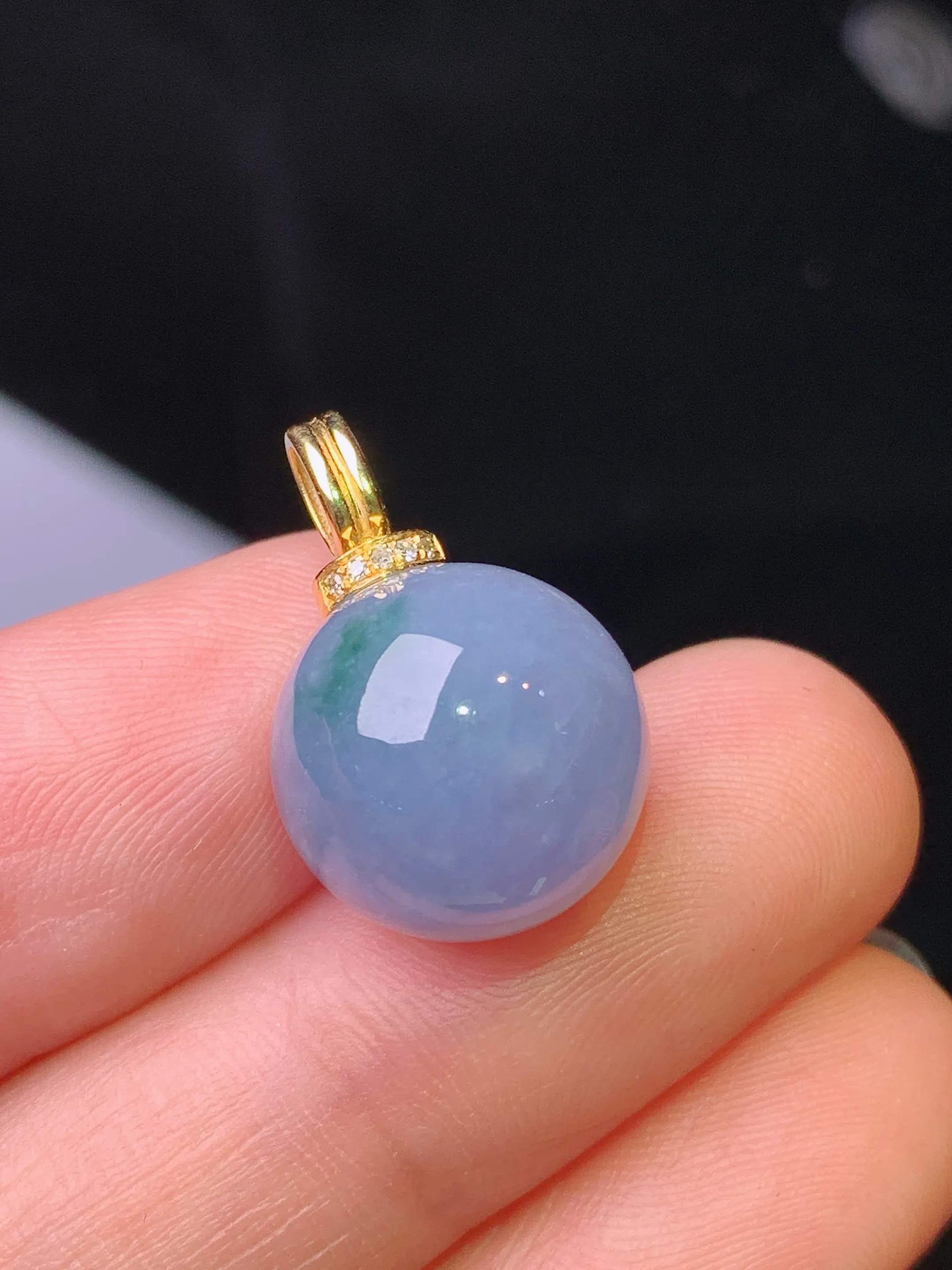 18k金钻镶嵌紫罗兰圆珠吊坠 玉质细腻 水润亮眼 色泽艳丽 整体尺寸19.8*12.8