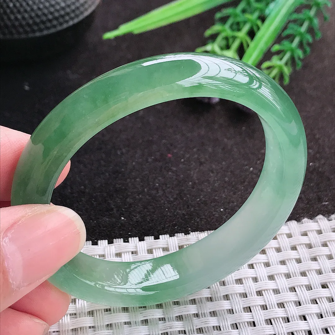 天然A货翡翠老坑冰种果冻胶冰晴绿贵妃手镯宽边玉镯手环