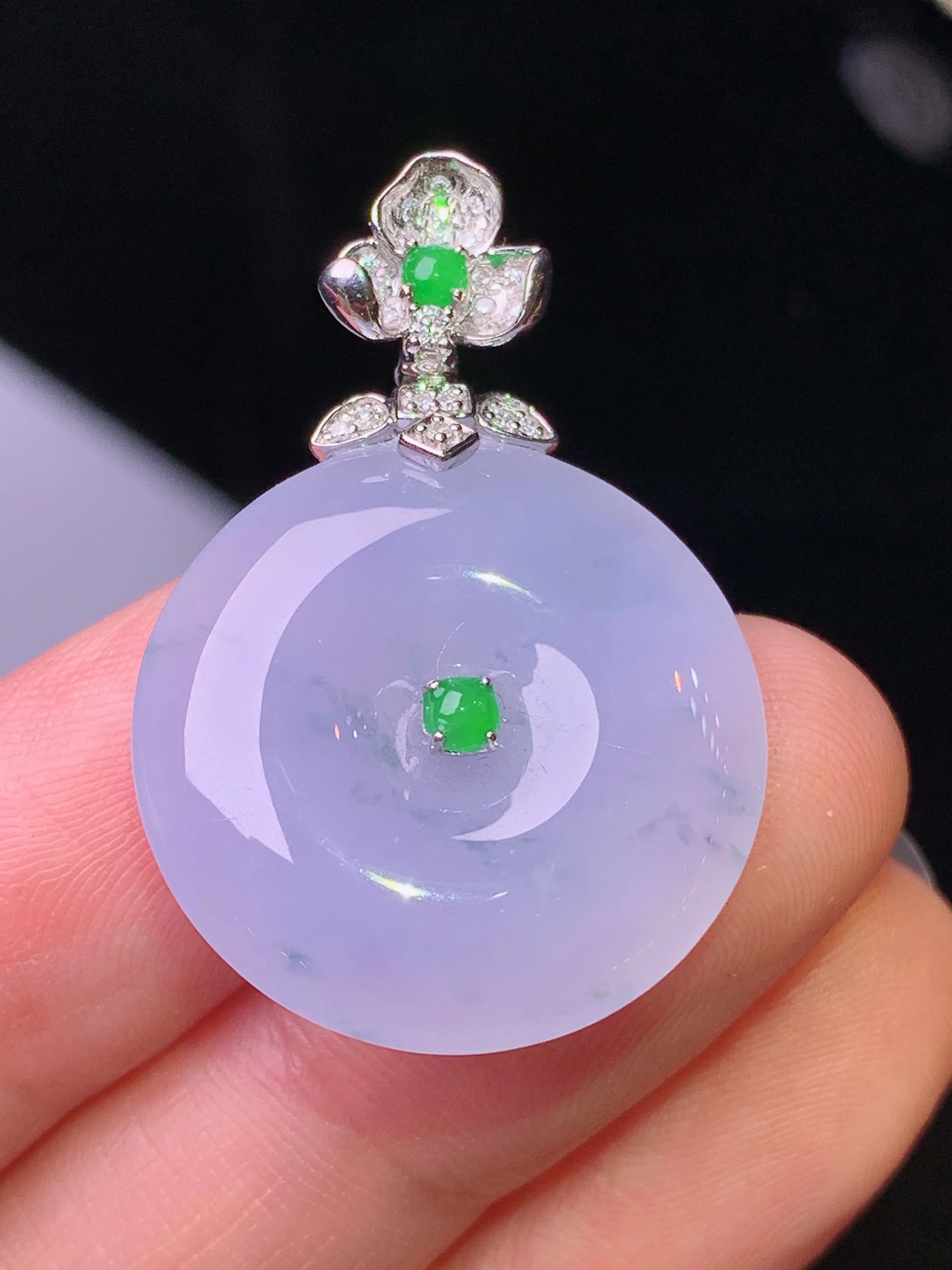 18k金钻镶嵌紫罗兰平安扣吊坠 玉质细腻 水润亮眼 色泽艳丽 整体尺寸32*22*5.2