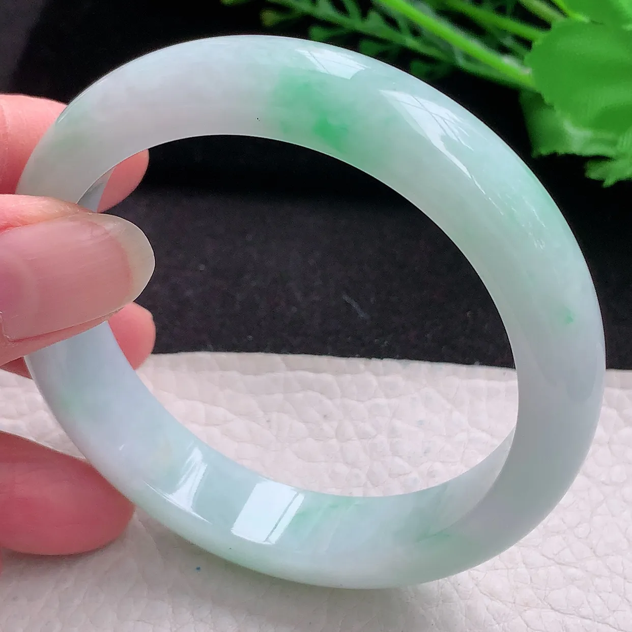 nr自然光57.5*13.2*8.3平安镯 翡翠a货玉手镯飘绿宽边珠宝玉手环