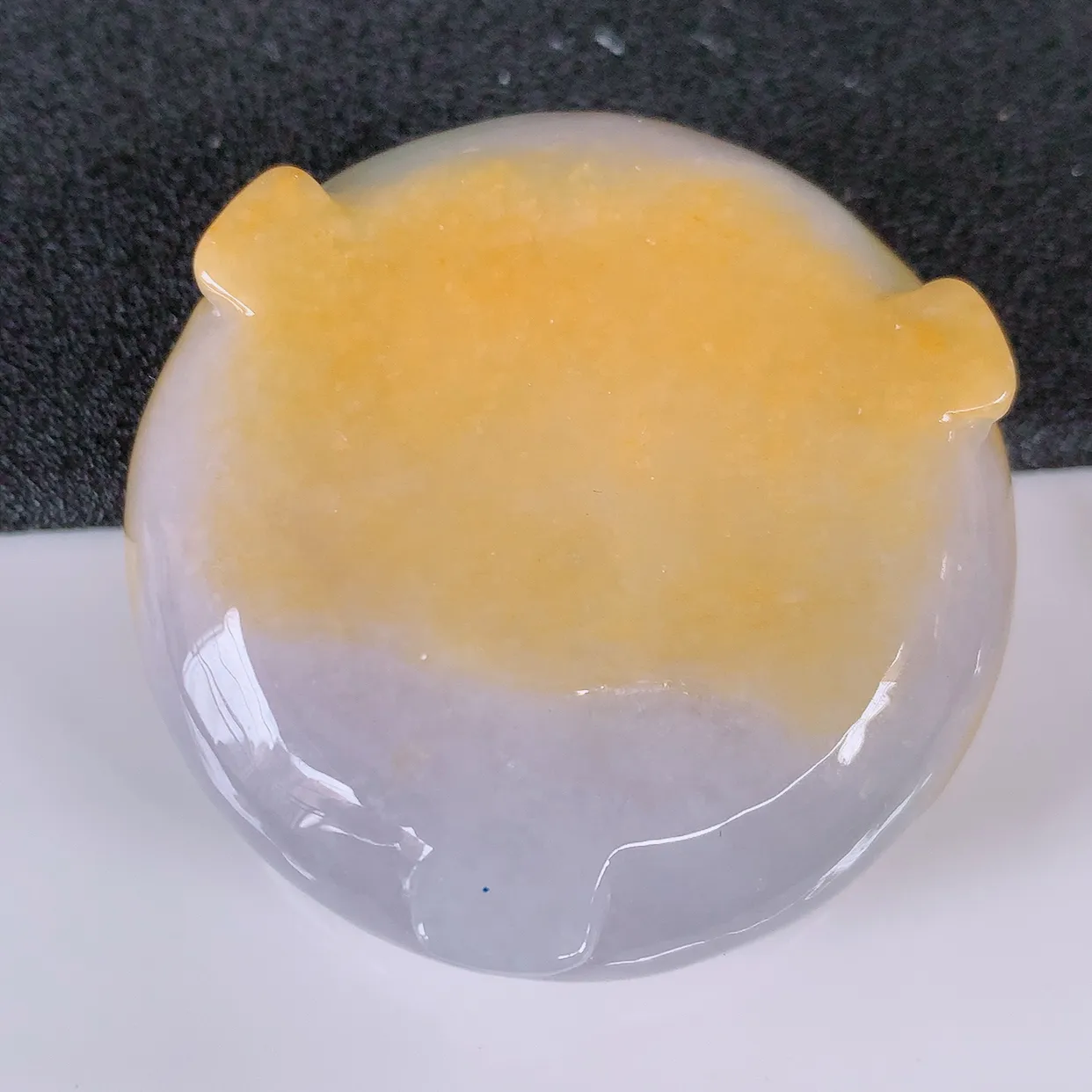 自然光实拍，冰润黄翡双彩翡翠香烟壶，种老水足，雕工精湛 ，寓意美好，时尚出众！#26.13尺寸49*48*23.5