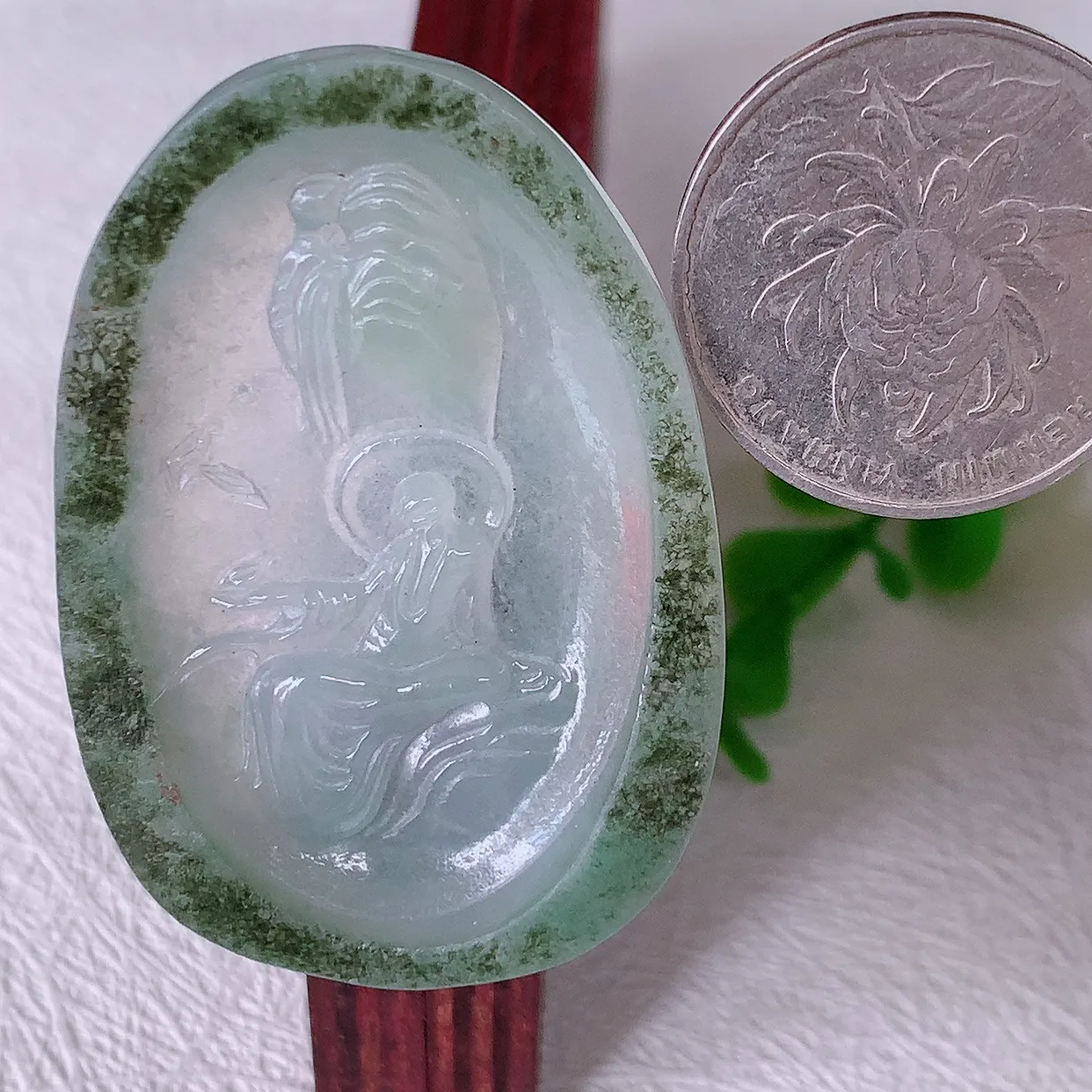 自然光实拍，冰透双彩翡翠悟道吊坠，翡翠悟道寓意“祥和，安宁，吉祥，幸福”，佩戴效果优雅迷人，性价比超高！#60.13