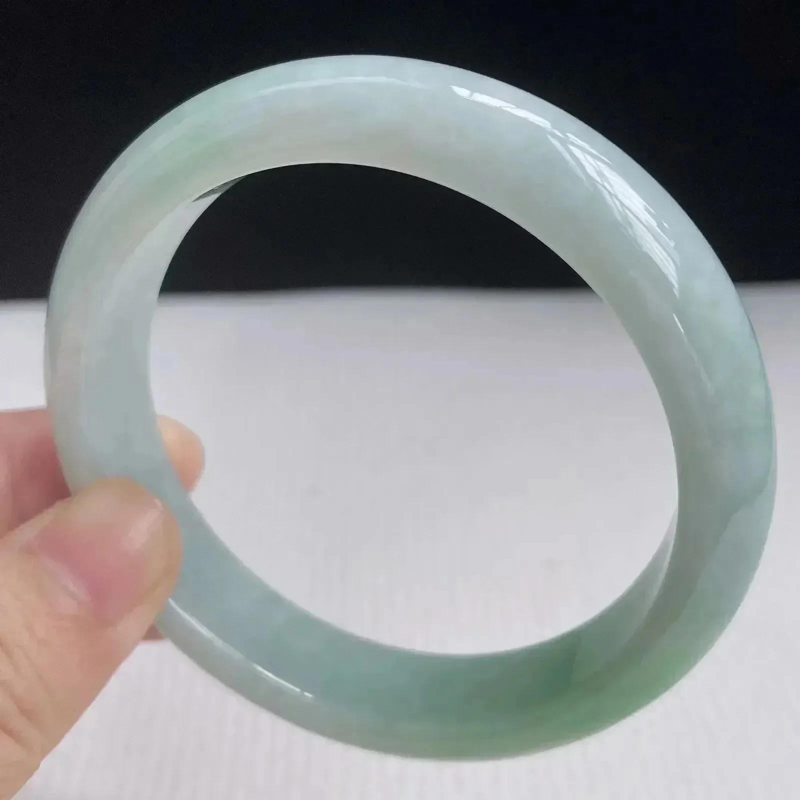 55圈有种有色天然翡翠玉手镯好种水浅绿水润手镯49.66g