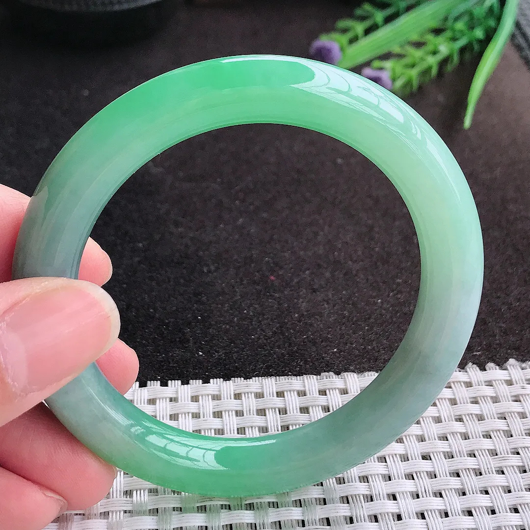 天然A货翡翠56/9.4/10老坑冰胶水灵甜绿满绿圆条手镯玉镯